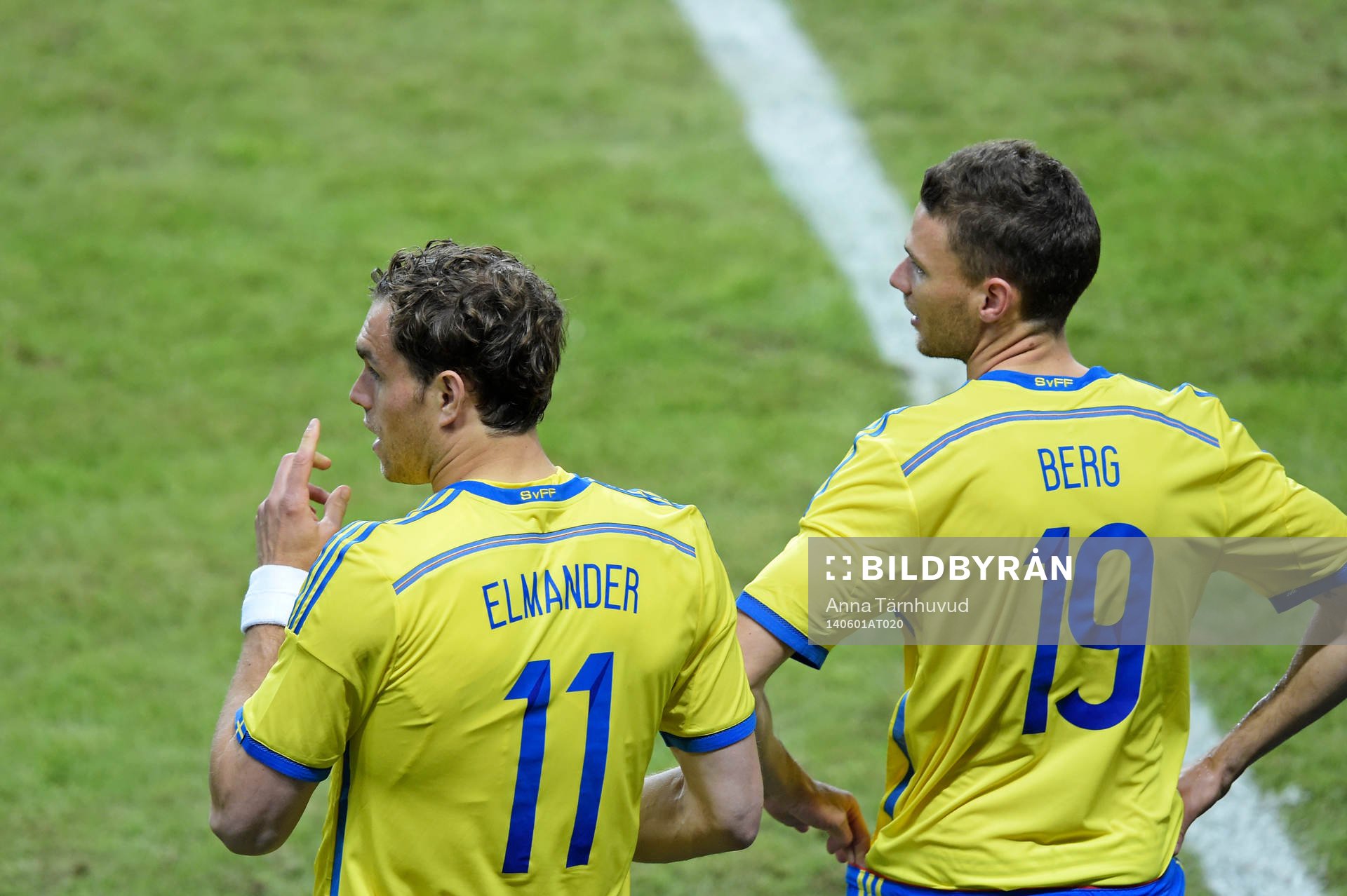 Sveriges Johan Elmander och Marcus Berg byttes in i andra halvlek under fotbollslandskampen mellan Sverige och Belgien den 1 juni 2014 i Stockholm.