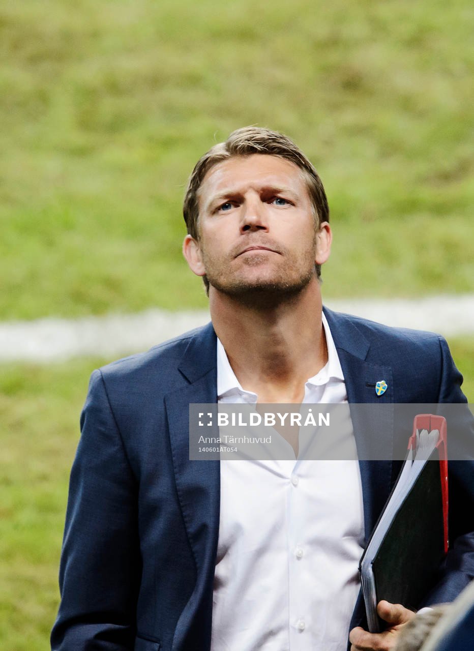 Sveriges players manager Marcus Allbäck