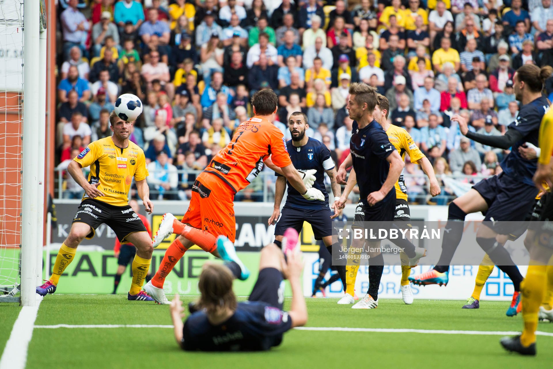 Malmö FFs Erik Friberg gör 0-1 under fotbollsmatchen i Allsvenskan mellan IF Elfsborg och Malmö FF den 1 juni 2014 i Borås.
