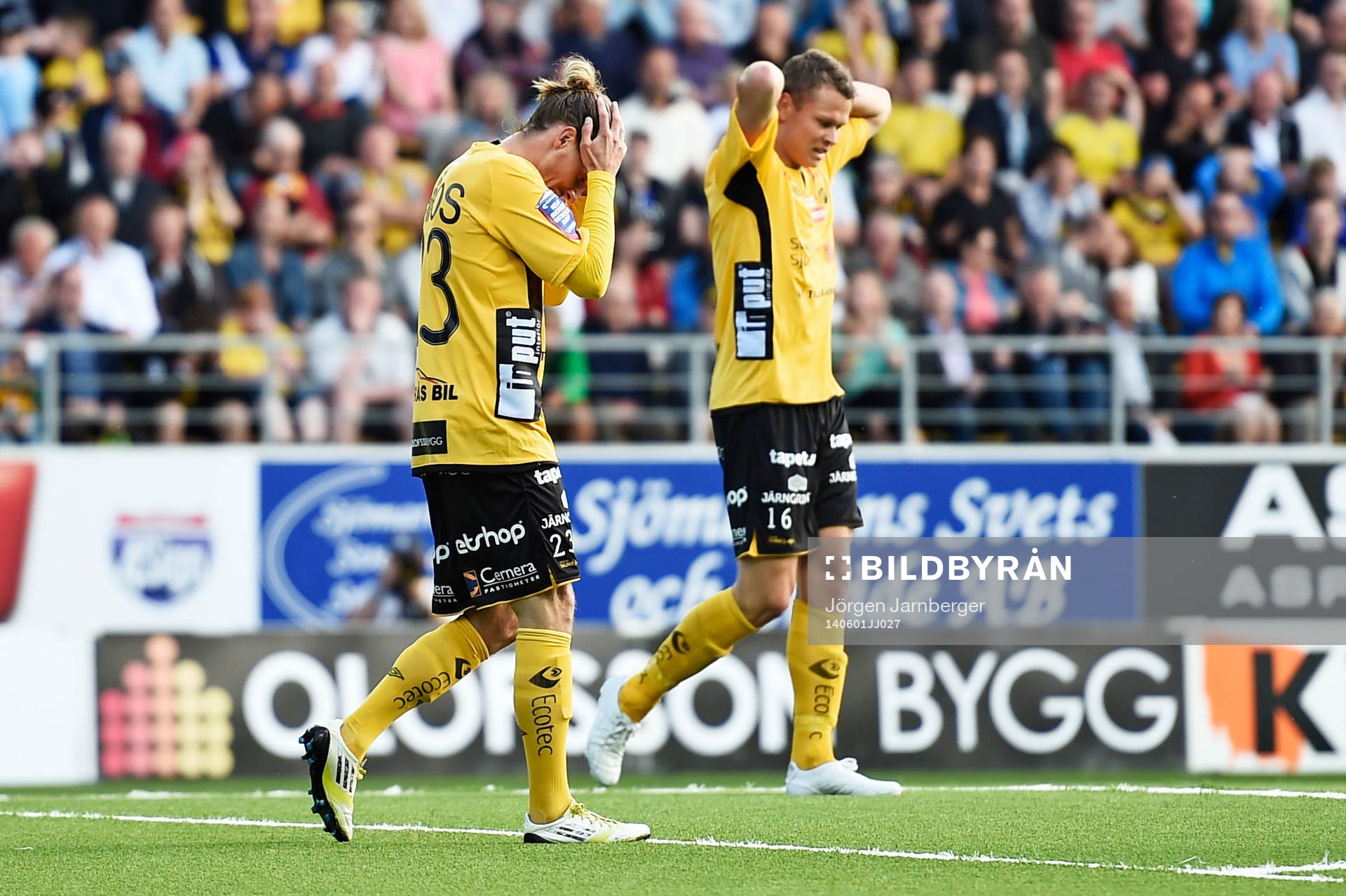 Elfsborgs Niklas Hult och Viktor Claesson deppar