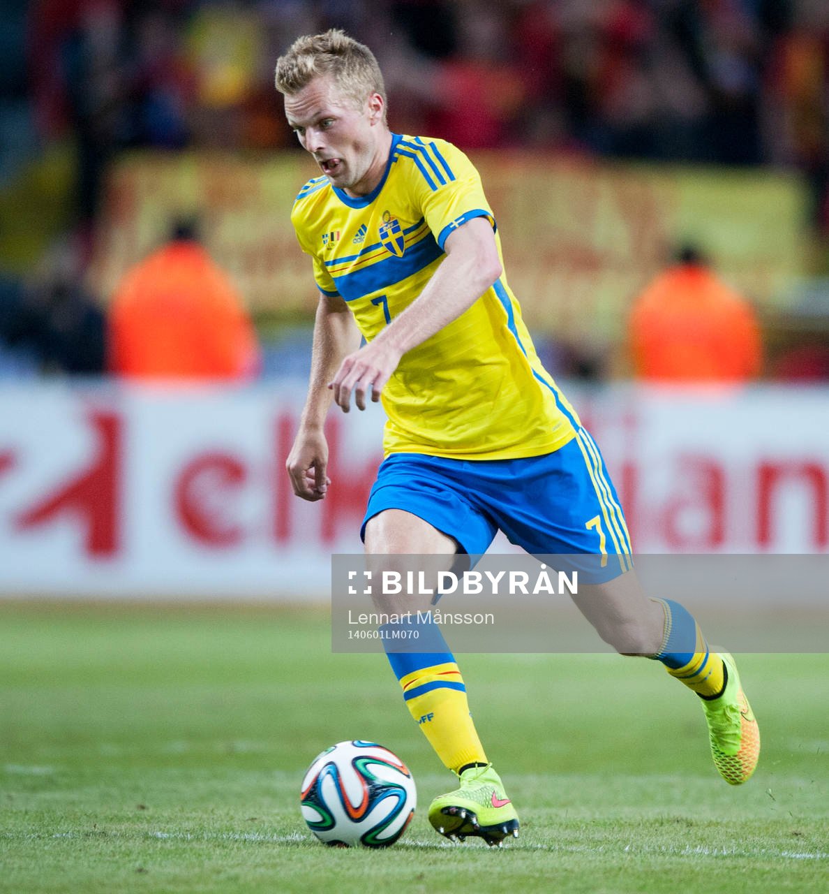 Sveriges Sebastian Larsson i träningslandskampen i mellan