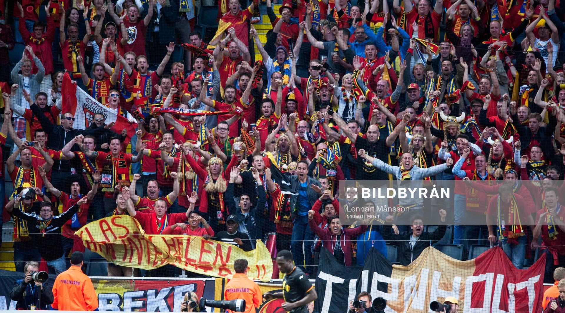 Belgiens supporters i träningslandskampen i mellan Sverige