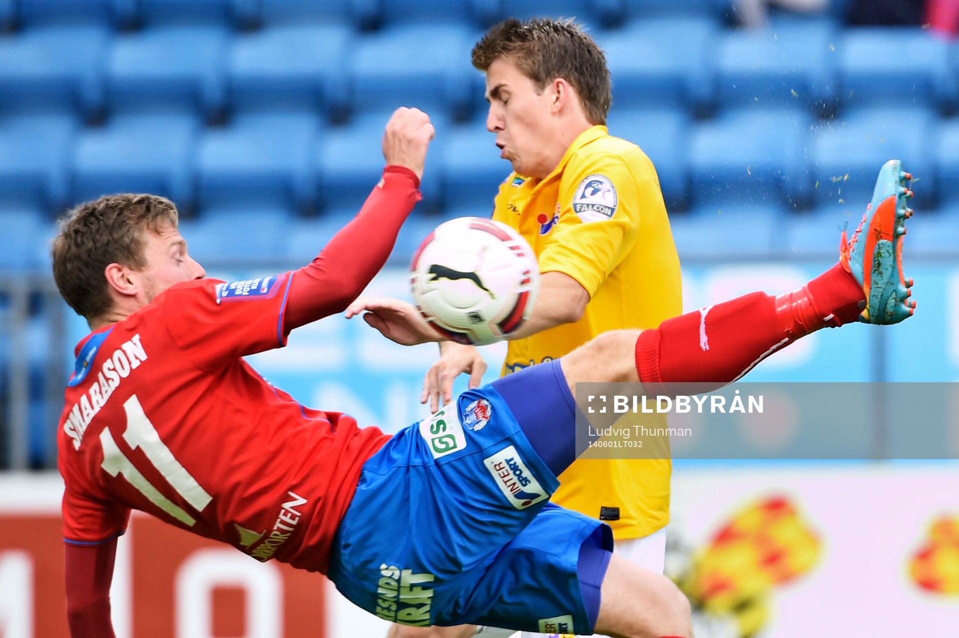 Helsingborgs Arnór Smárason och Falkenbergs Adam Eriksson