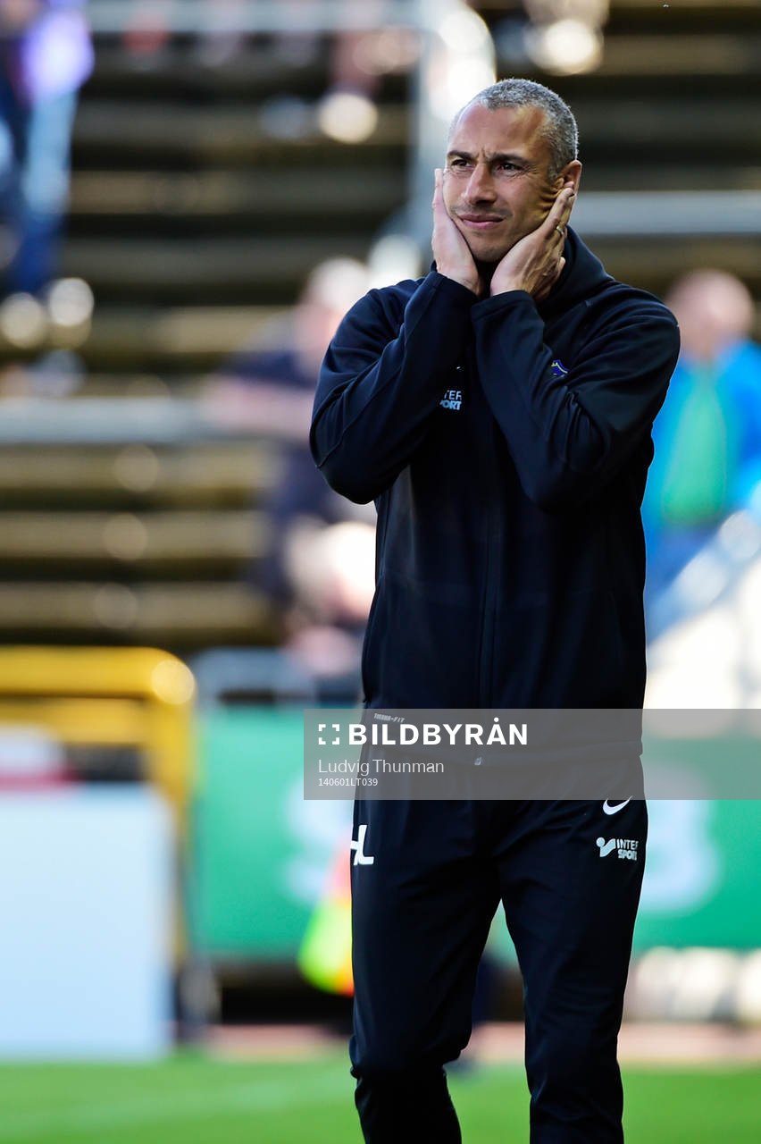 Falkenbergs tränare Henrik Larsson