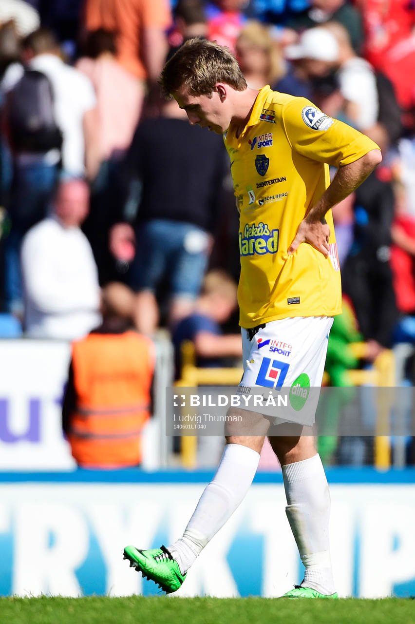 Falkenbergs Tobias Carlsson deppar