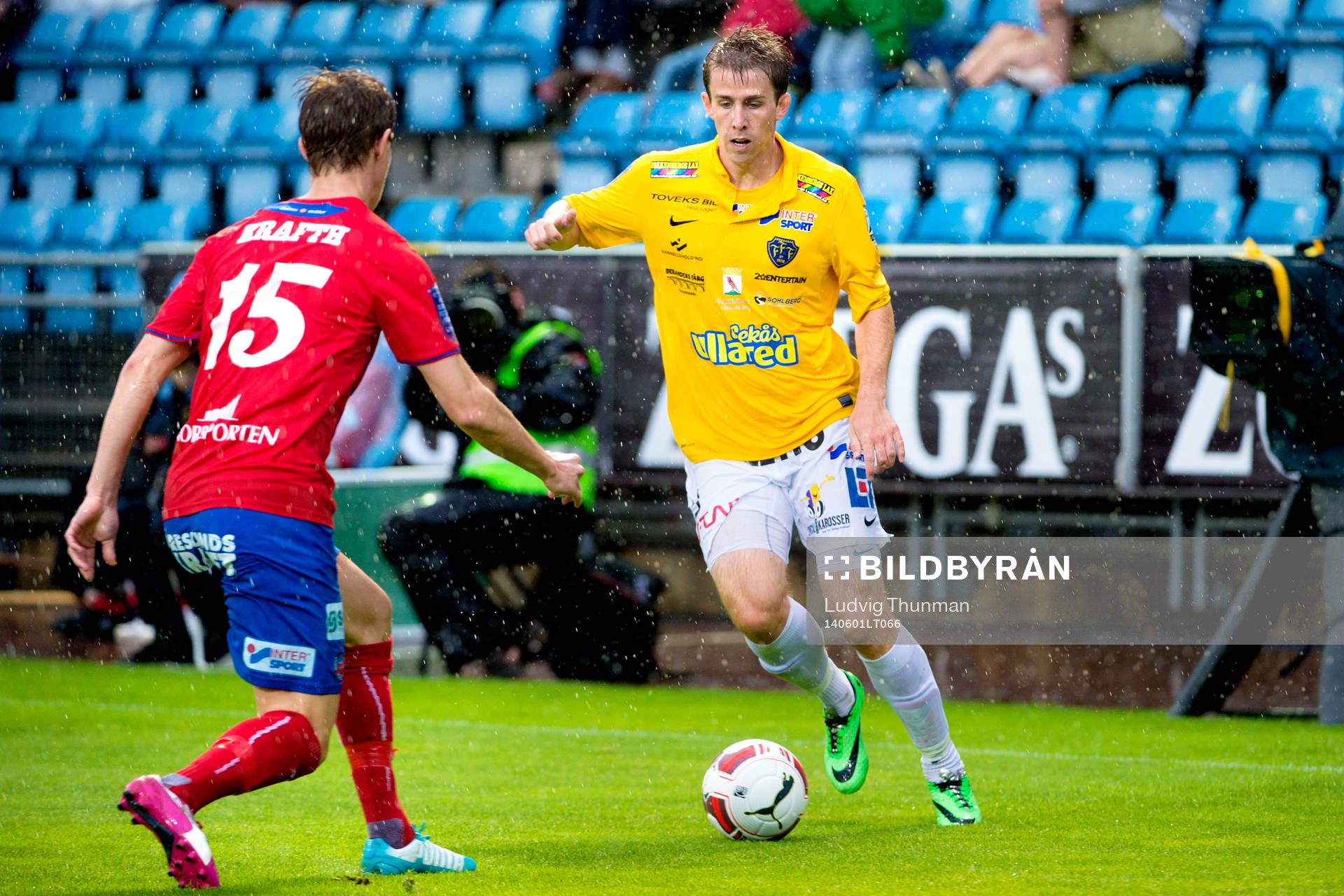 Falkenbergs Adam Eriksson utmanar Helsingborgs Emil Krafth