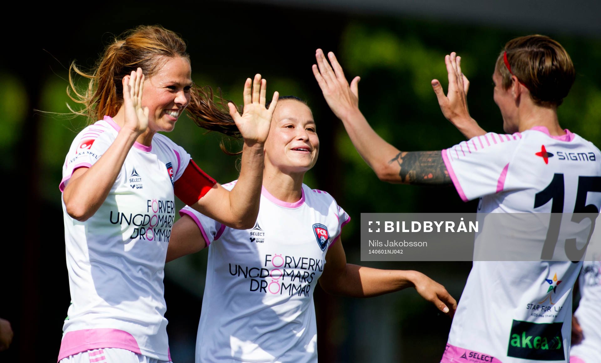 Rosengårds Sara Björk Gunnarsdottir har nickat in ett