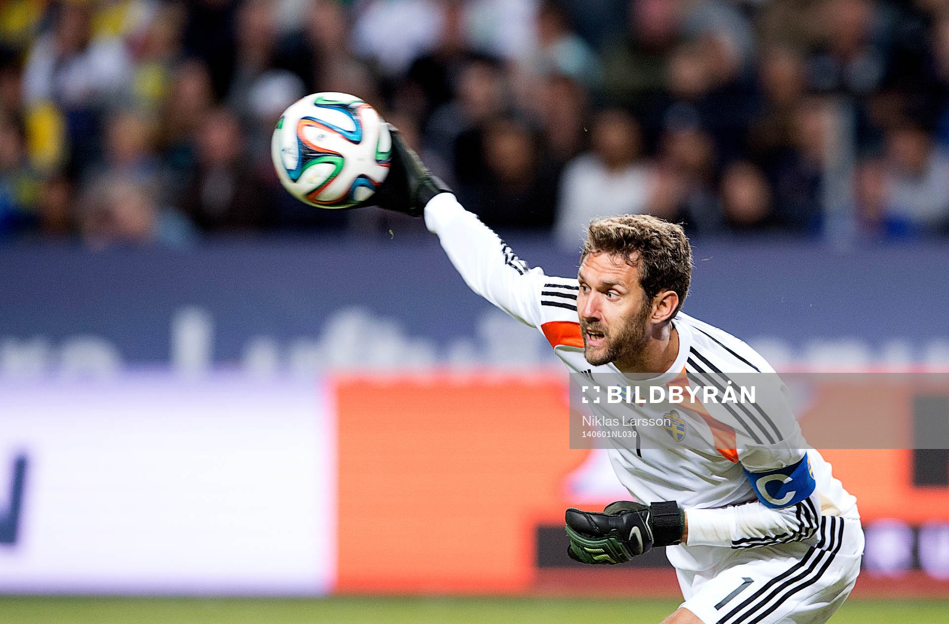 Sveriges målvakt Andreas Isaksson under fotbollslandskampen mellan Sverige och Belgien den 01 juni 2014 i Stockholm.
