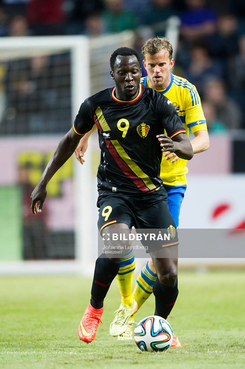 Belgiens Romelu Lukaku och Sveriges Mikael Antonsson