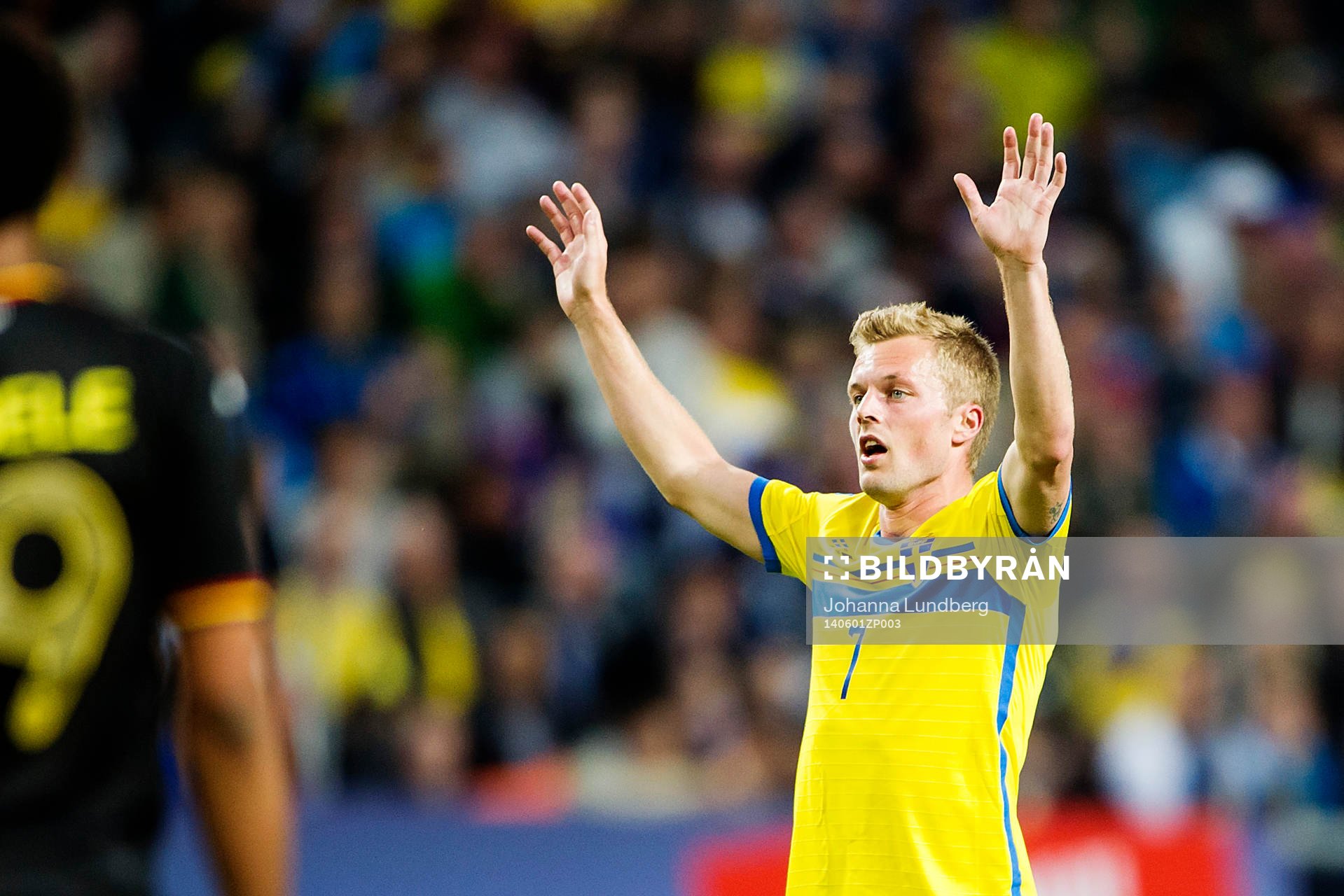 Sveriges Sebastian Larsson ropar på sina medspelare