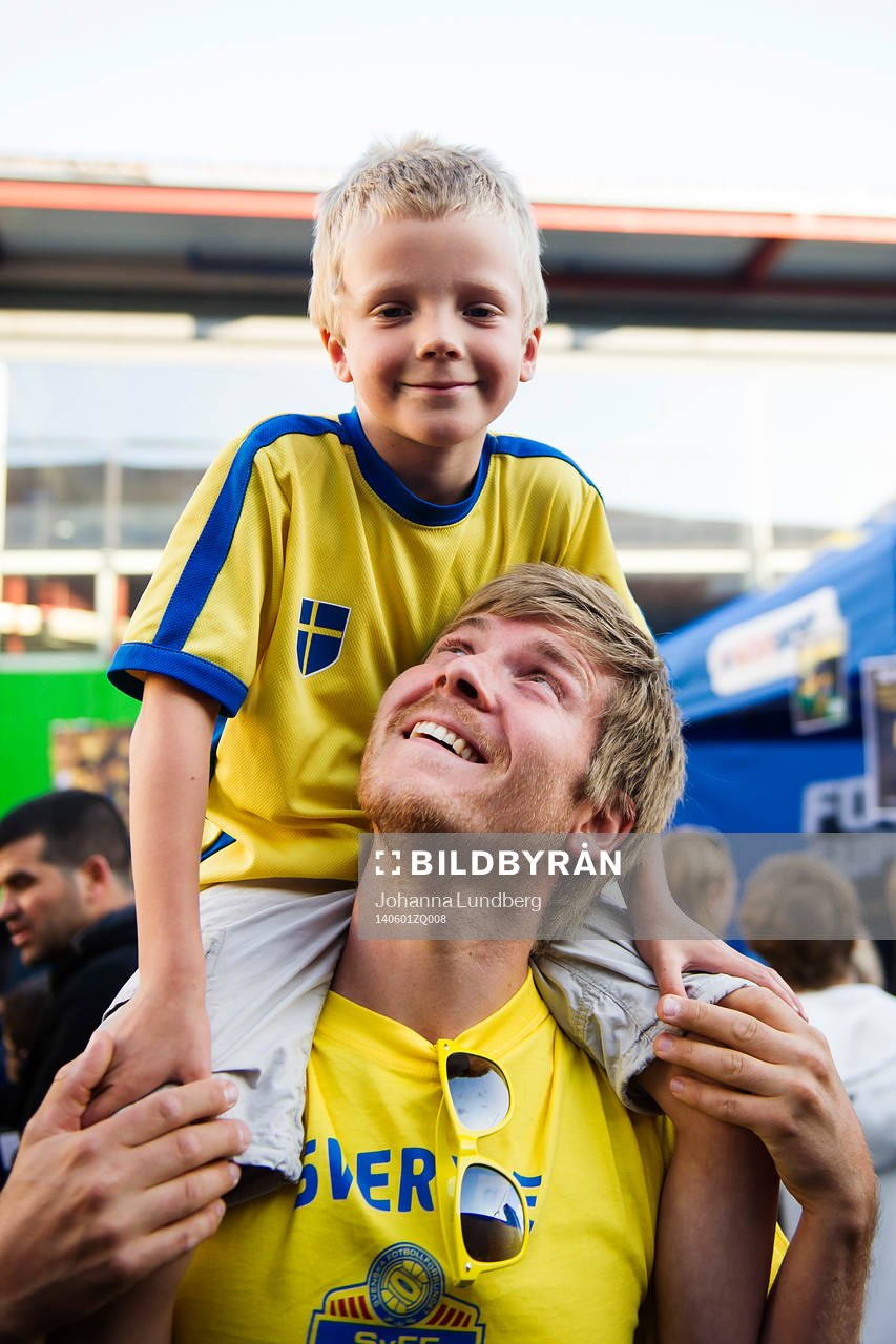 En pappa med sin son