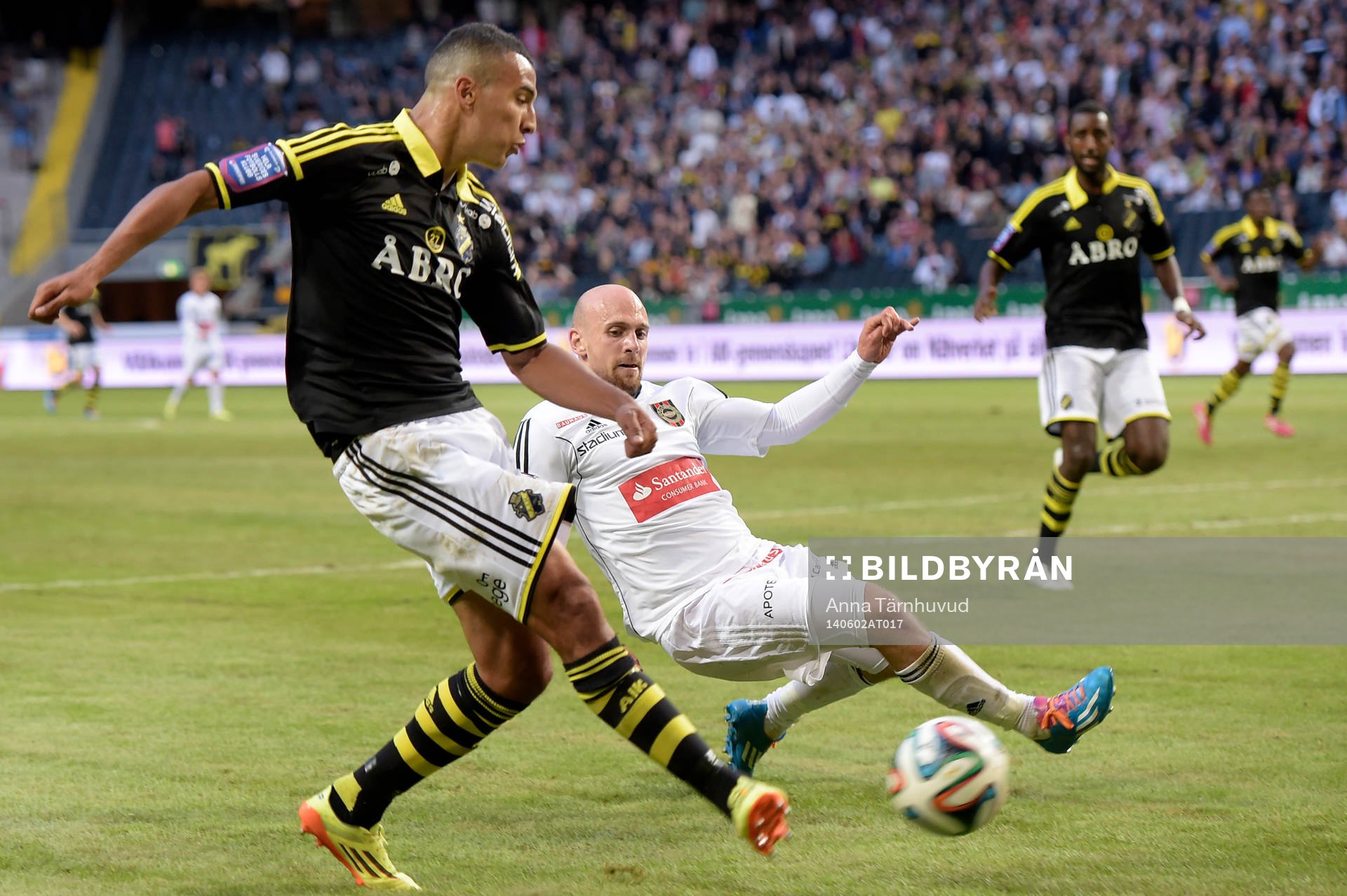 AIK:s Nabil Bahoui gör 4-2 under fotbollsmatchen i Allsvenskan mellan AIK och Brommapojkarna den 2 juni 2014.