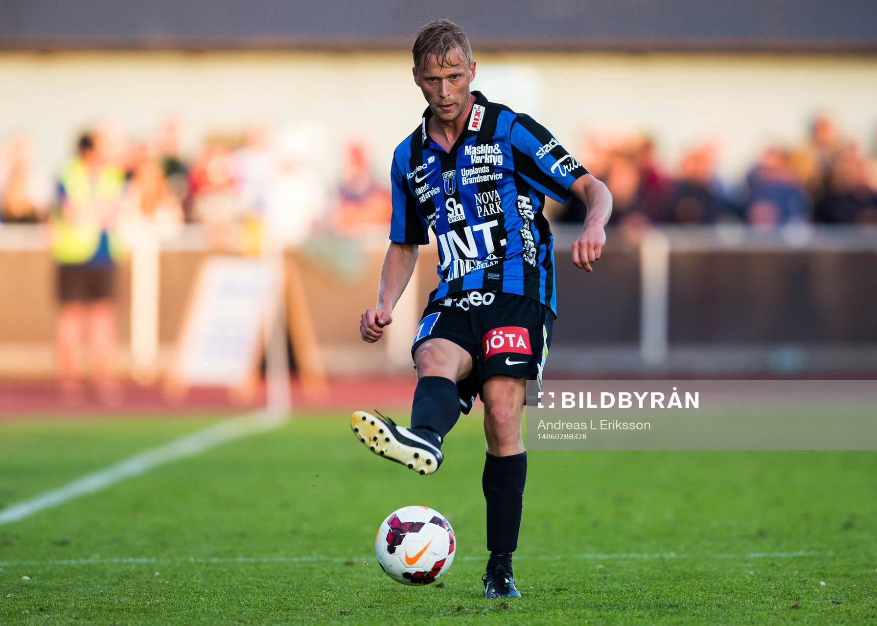 Sirius Christer Gustafsson med bollen