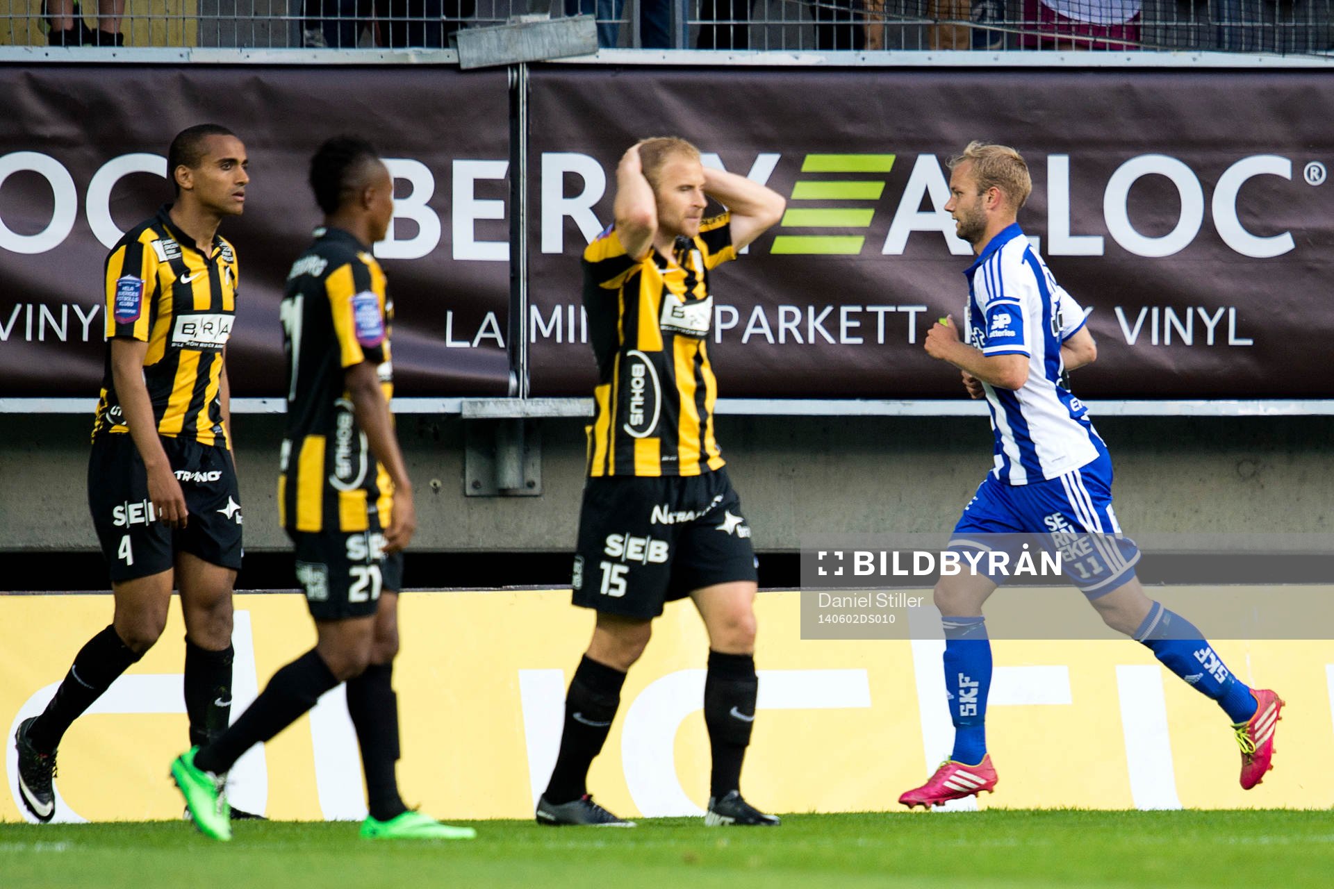 Häckens Kari Arkivuo Nasiru Mohammed  och Walid Atta deppar