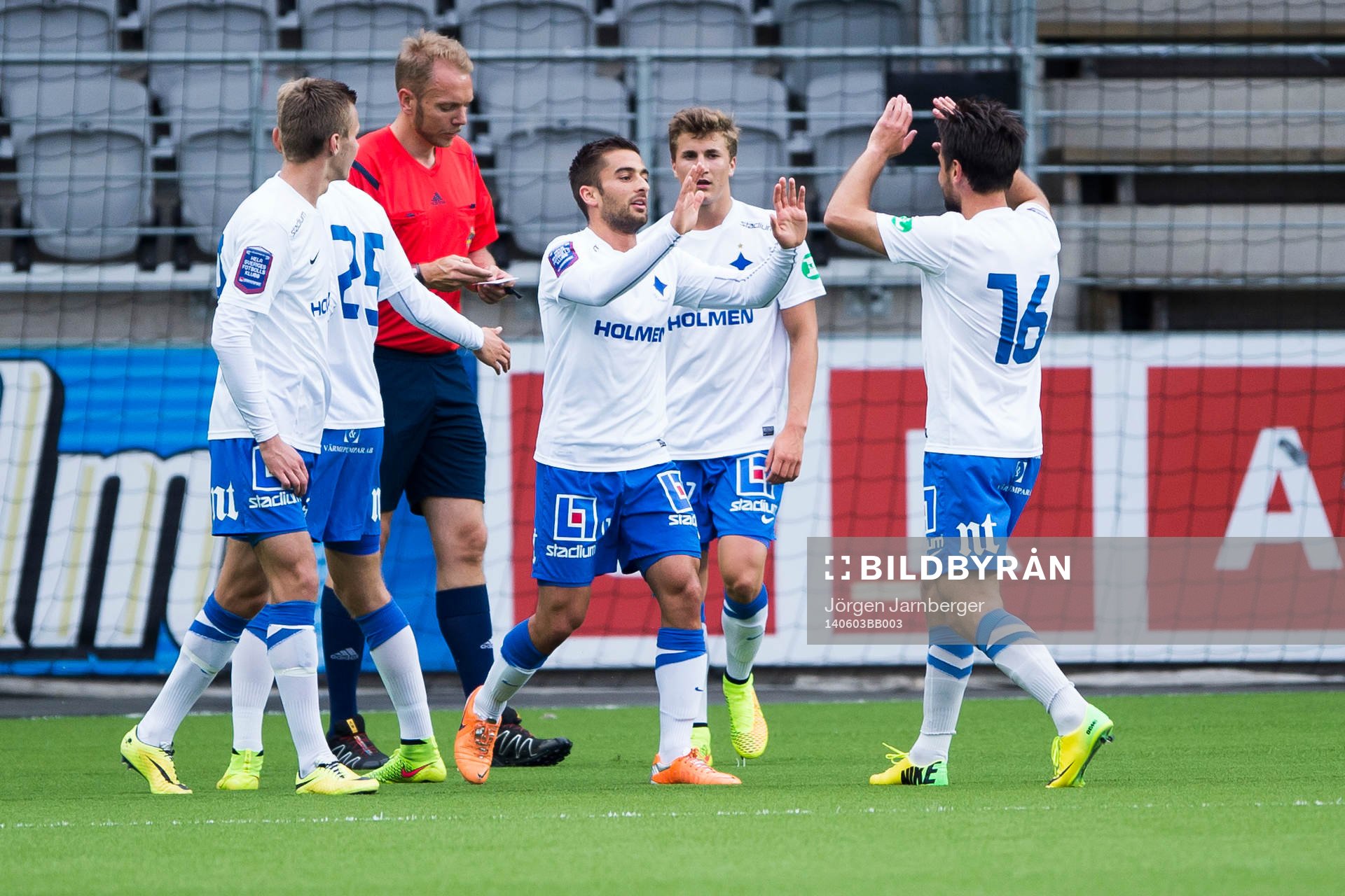 Norrköpings spelare jublar