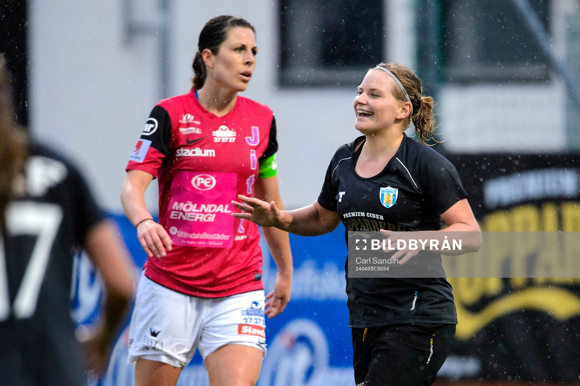 Göteborgs Sara Linden firar