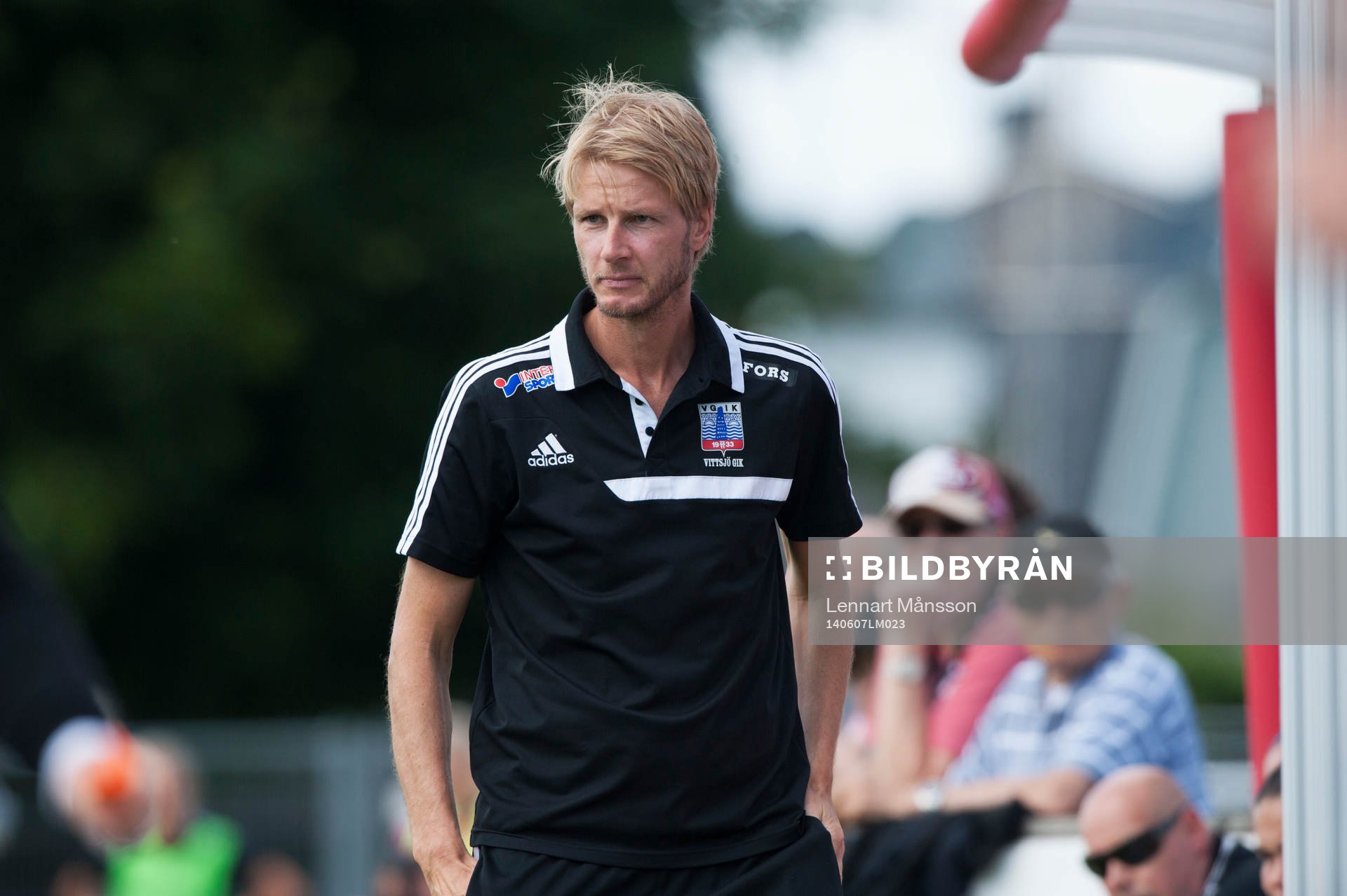 Vittsjös tränare Simon Sjöfors i matchen i