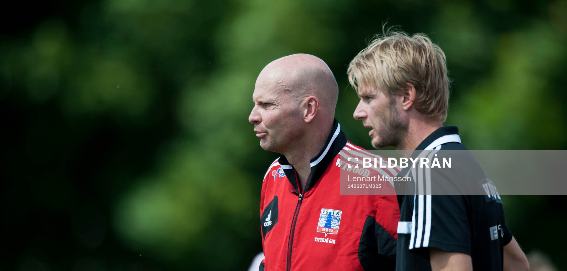 Vittsjös tränare Thomas Mårtensson och Simon Sjöfors i