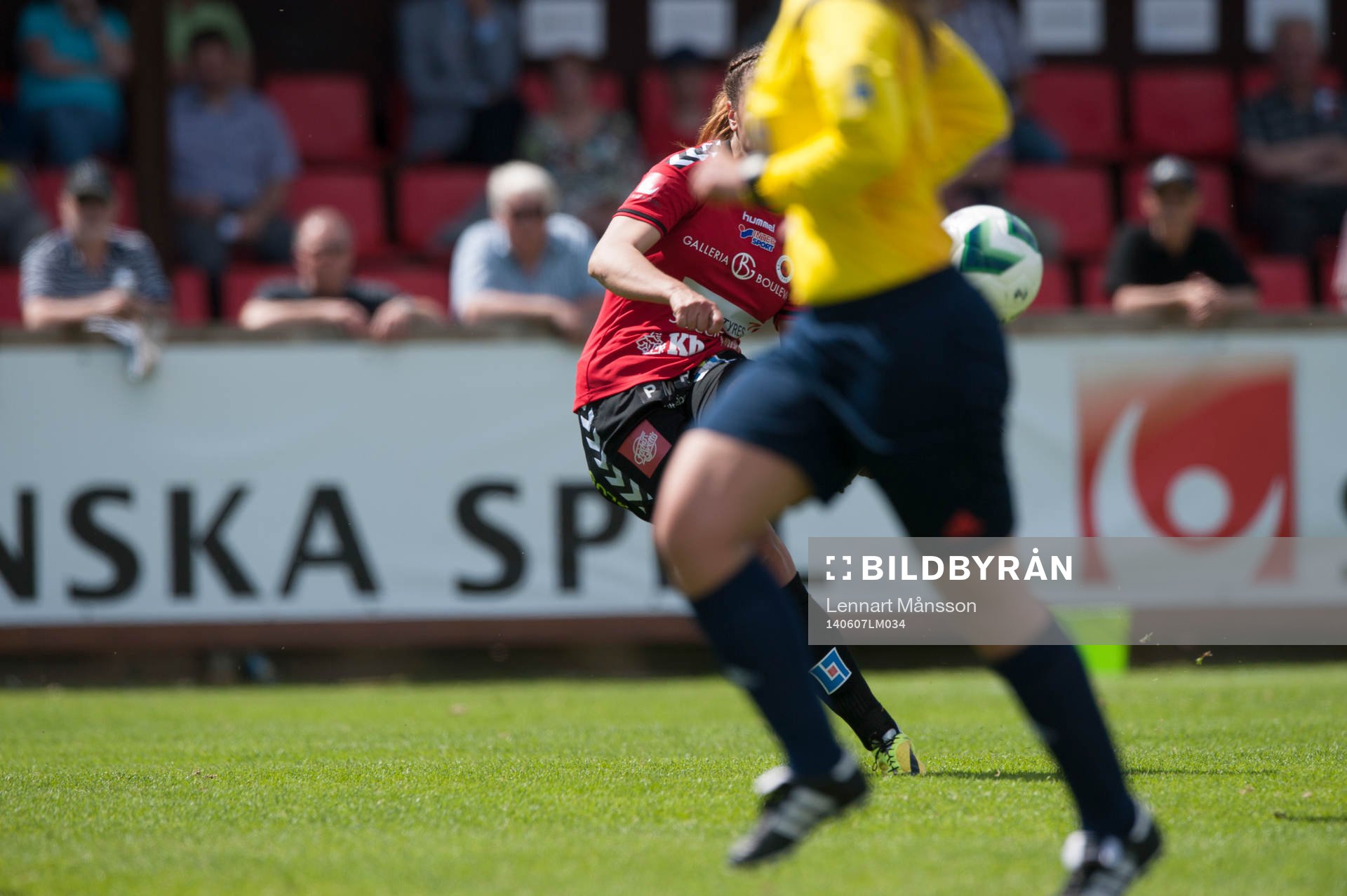Domaren i vägen i matchen i damallsvenskan mellan