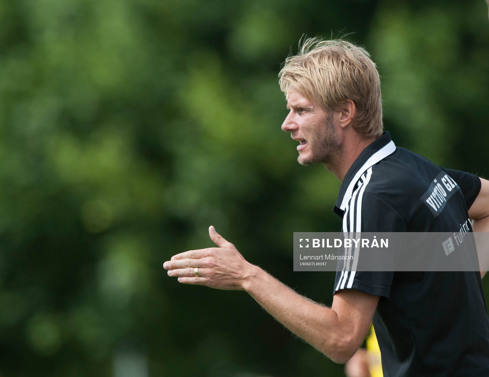Vittsjös tränare Simon Sjöfors i matchen i