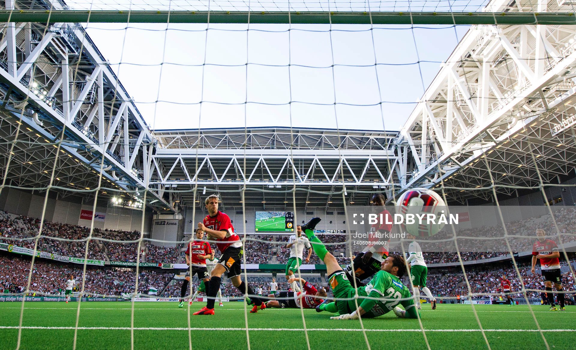 Hammarbys Kennedy Bakircioglu skjuter in 1-0 bakom