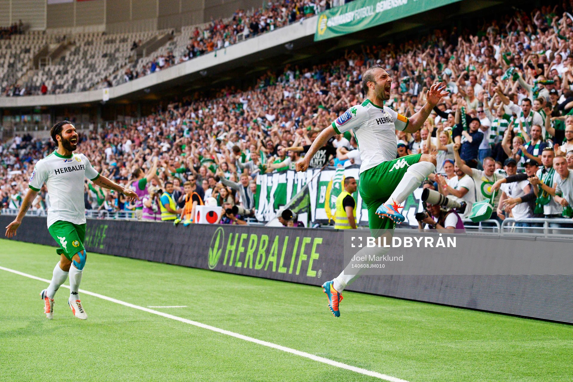 Hammarbys Stefan Batan  och Kennedy Bakircioglu  jublar