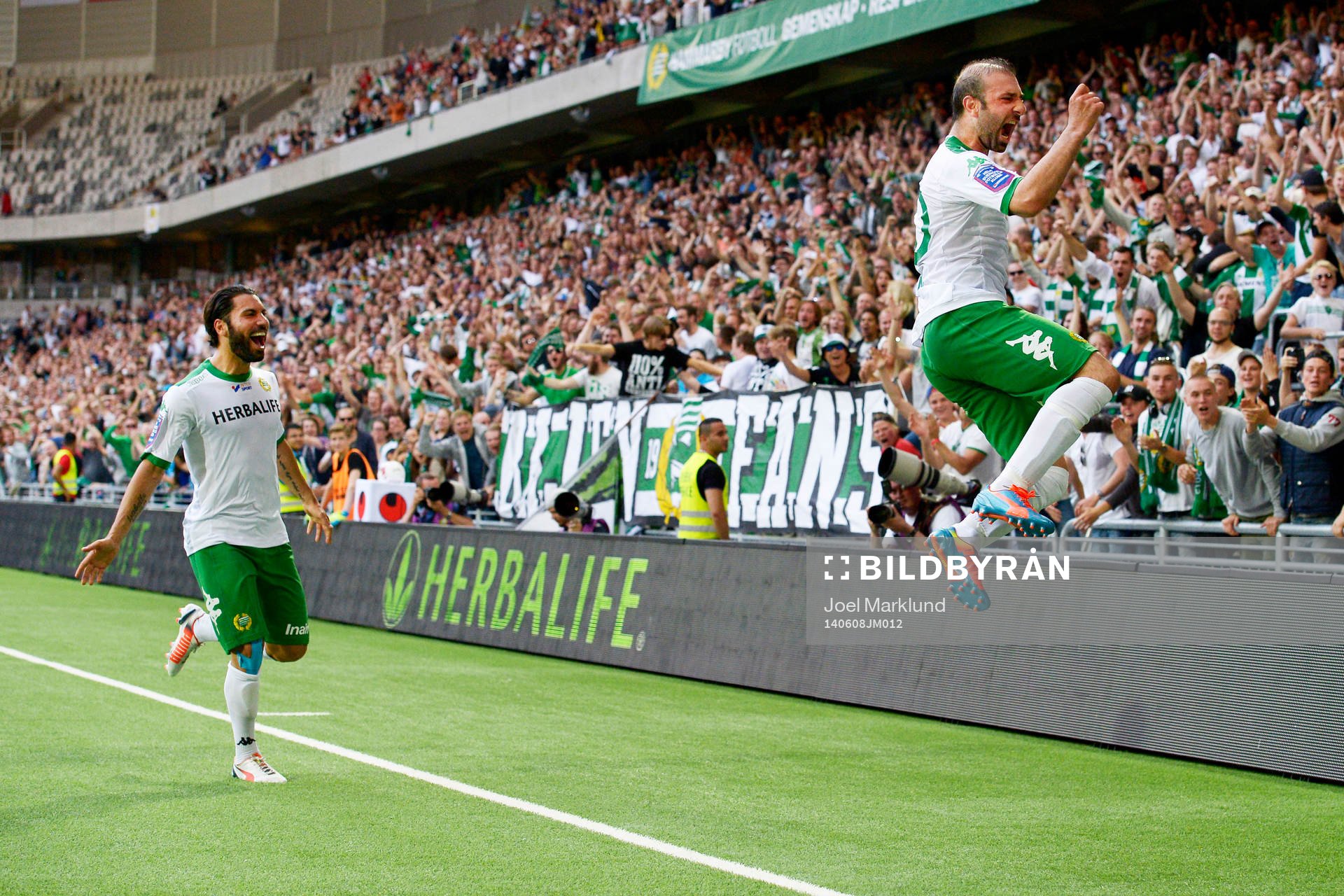 Hammarbys Stefan Batan  och Kennedy Bakircioglu  jublar