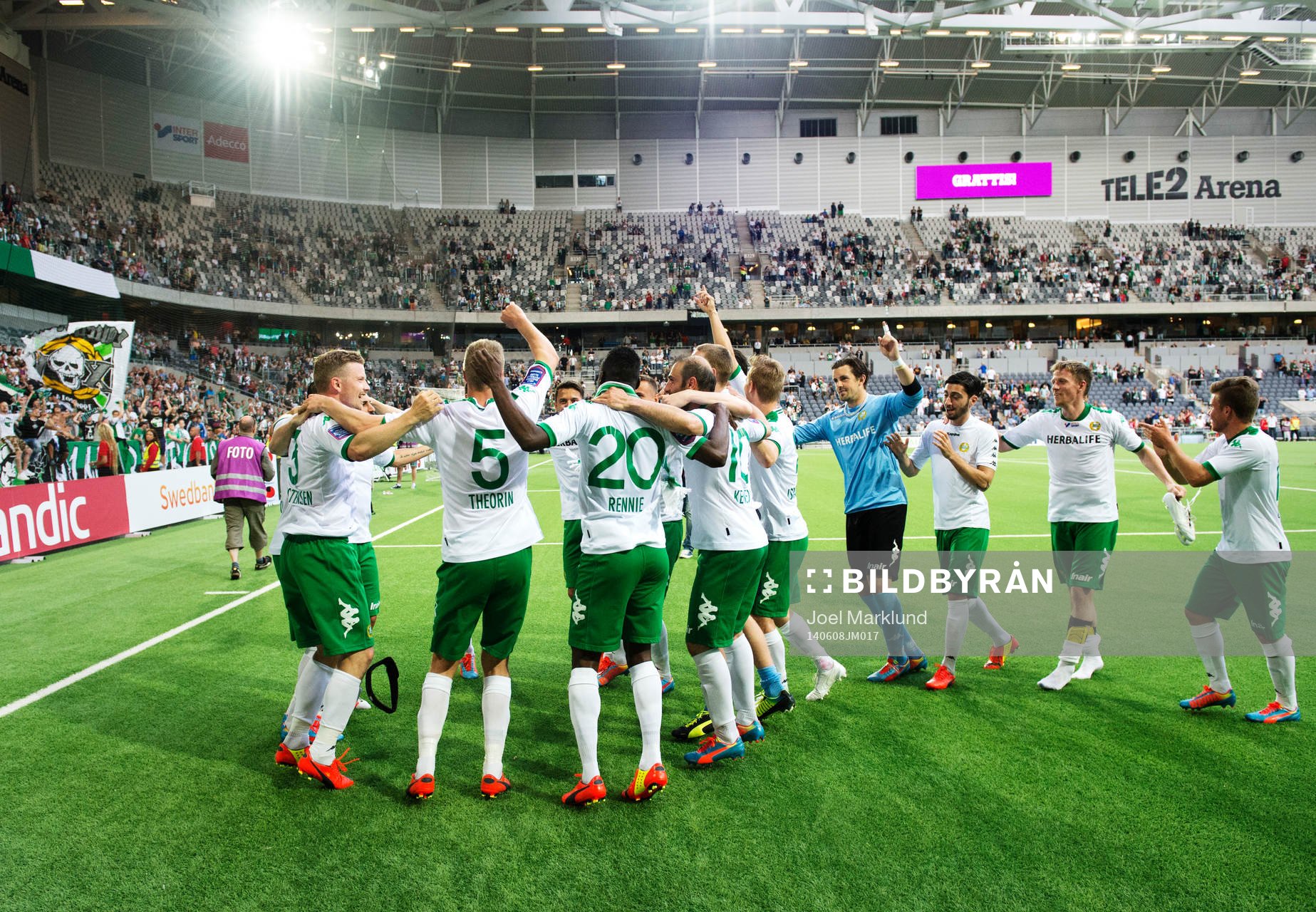 Hammarbys spelare jublar