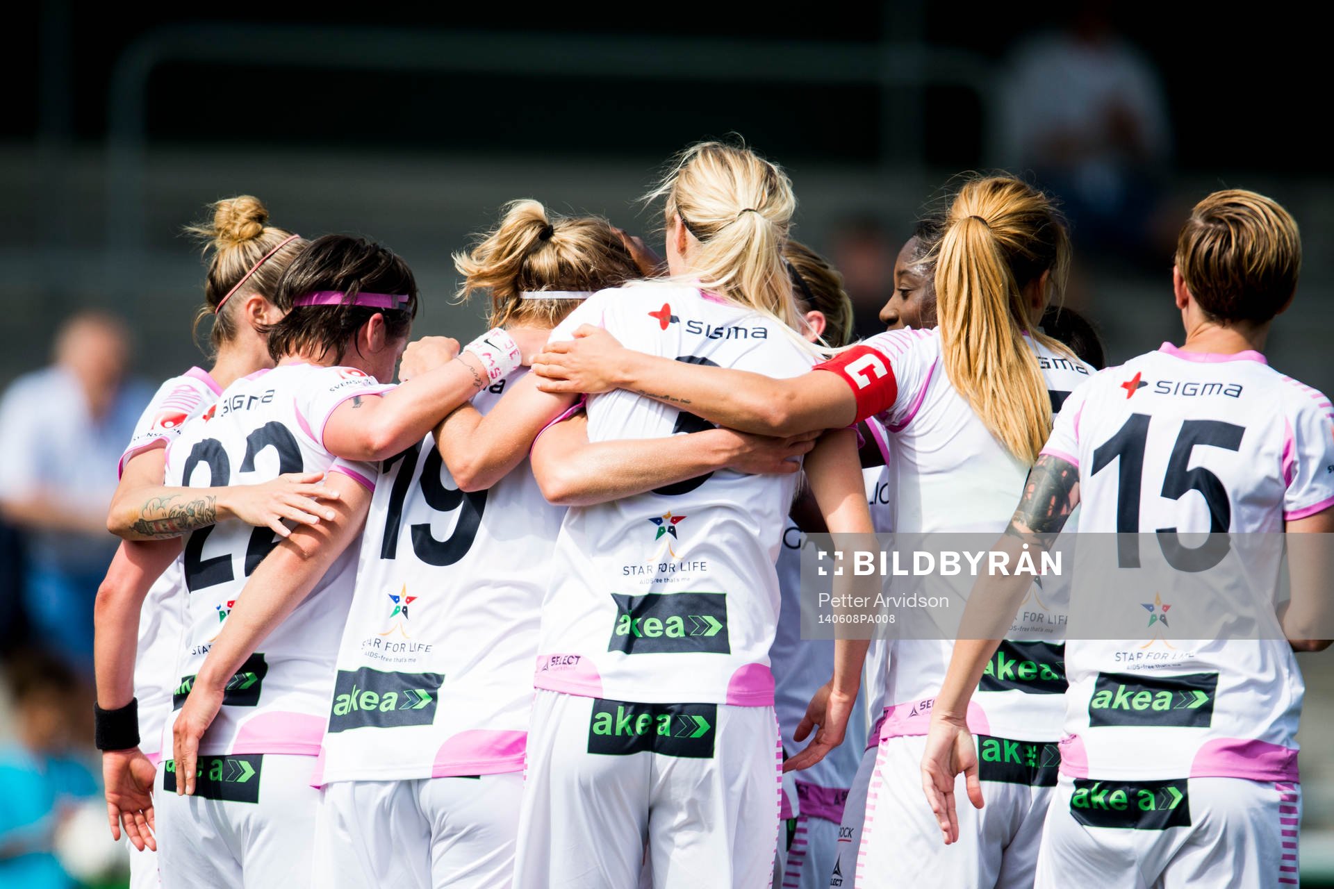 Rosengårds Katrin Schmidt kramas om