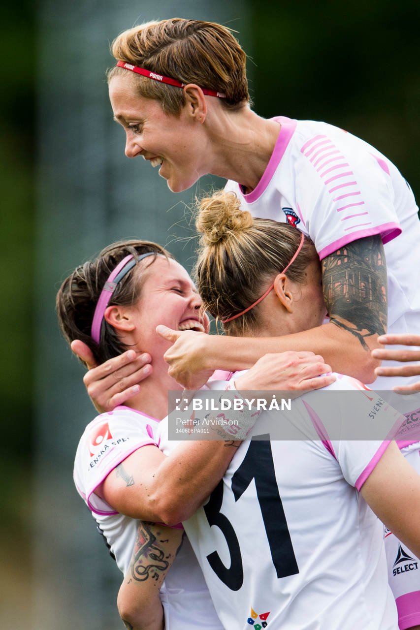 Rosengårds Therese Sjögran jublar
