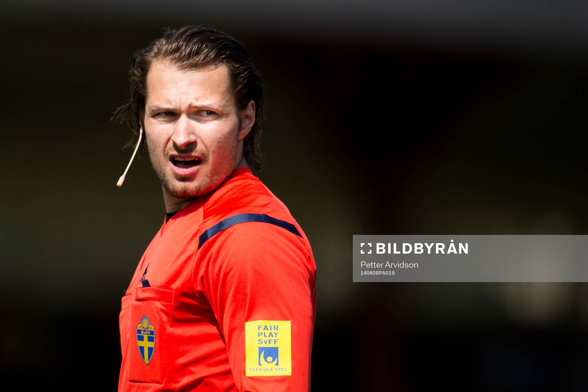 Fjärdedomare Daniel Gorgievski fick hoppa in som huvuddomare när ordinarie huvuddomare Sara Persson utgick sjuk under fotbollsmatchen i Damallsvenskan mellan FC Rosengård och Umeå den 8 juni 2014 i Malmö. 