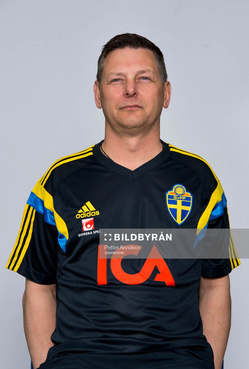 U21 Sveriges Lars-Erik Hemgren, Team coordinator poserar för ett porträtt under en fotografering den 8 juni 2014 i Trelleborg. 