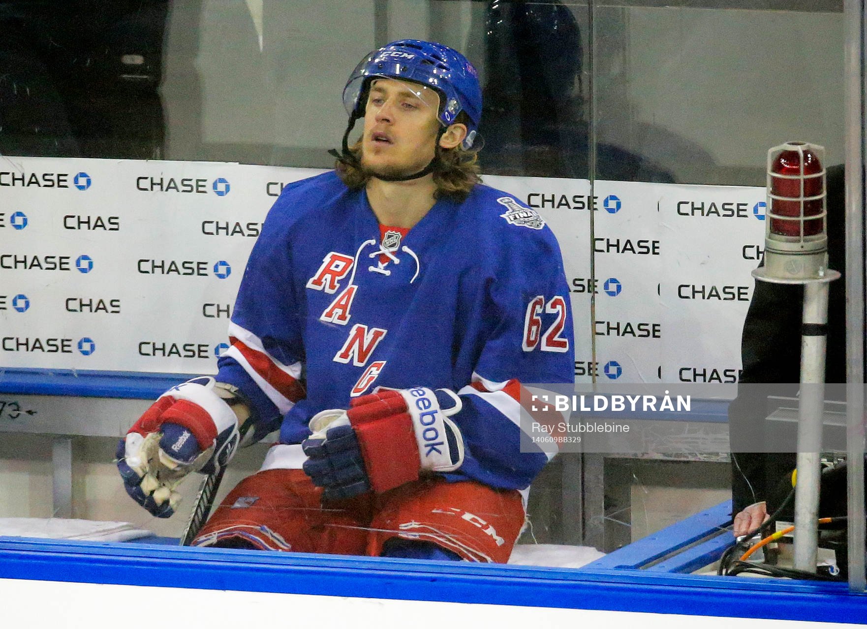 New York Rangers left wing Carl Hagelin reacts in the