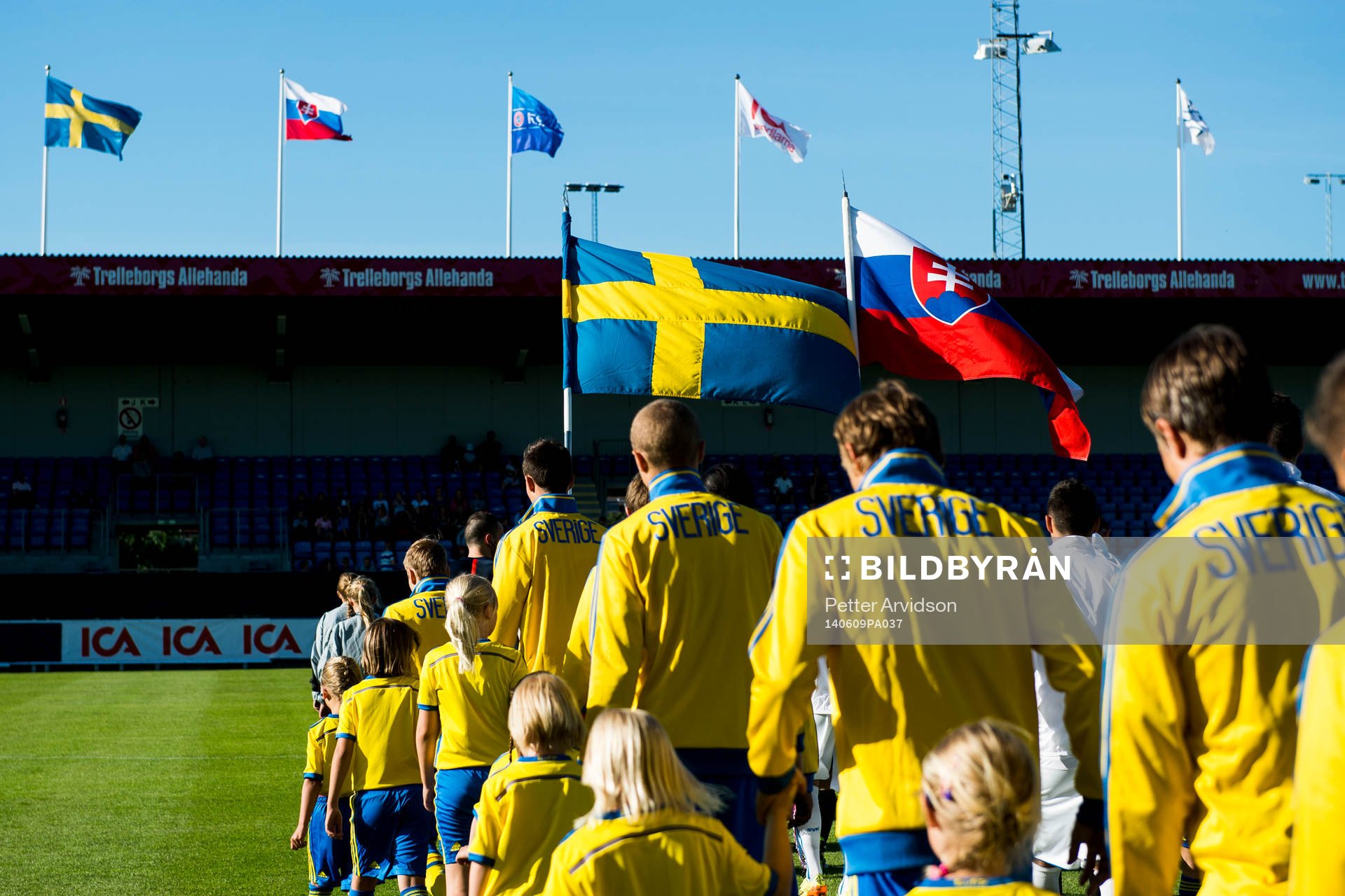 Sveriges går in på planen