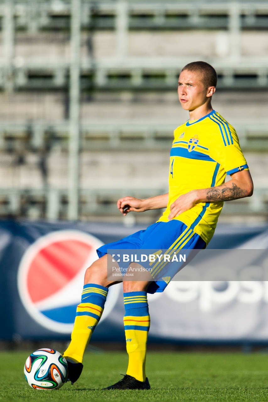 Sveriges Sebastian Holmén under U21 fotbollslandskampen mellan Sverige och Slovakien den 9 juni 2014 i Trelleborg.