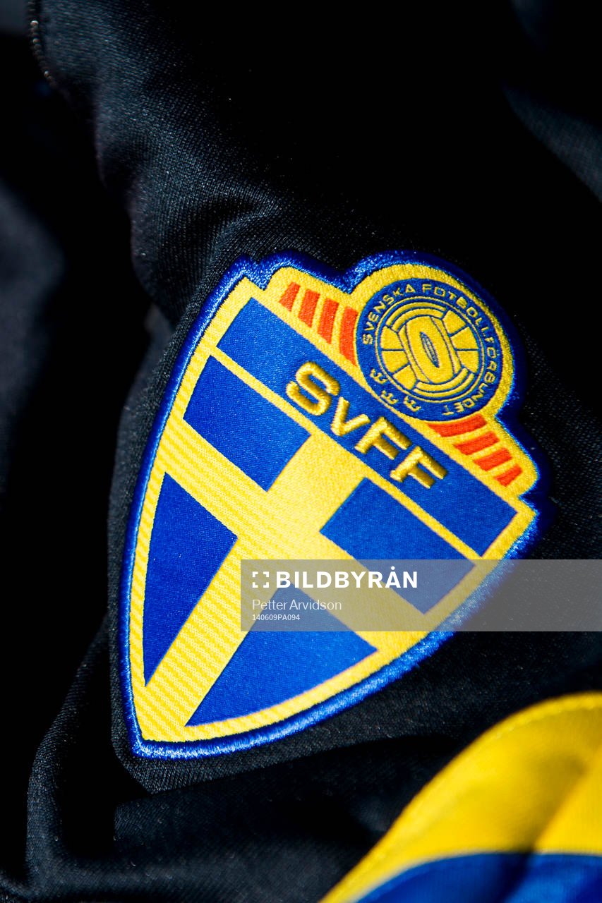 En tröja med Svenska fotbollsförbundet emblem