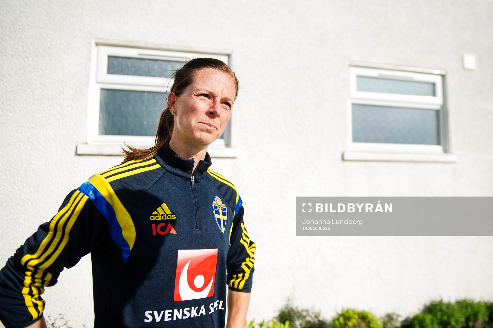 Sveriges Lotta Schelin pratar med media