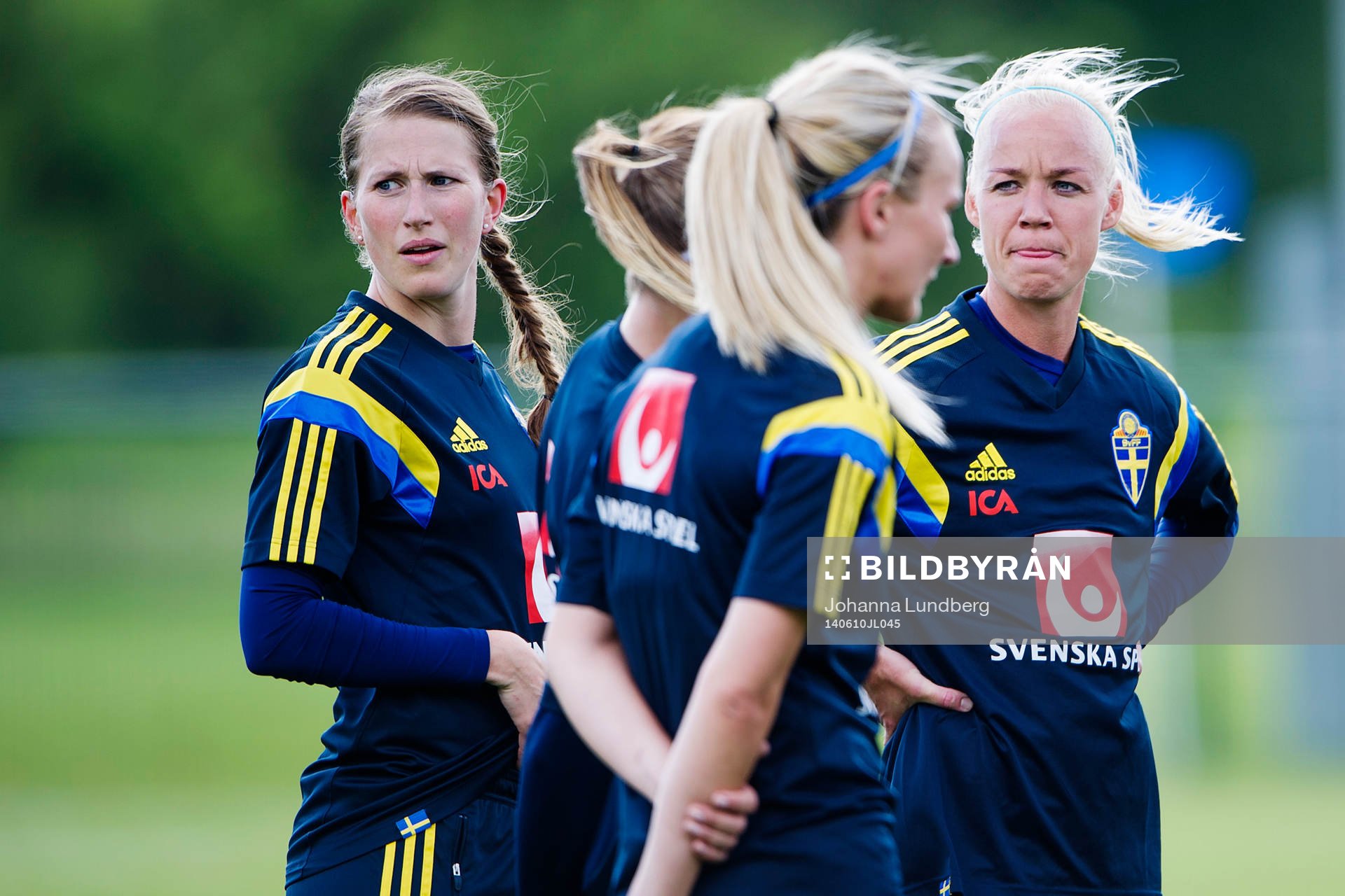 Sveriges Emma Berglund och Caroline Seger