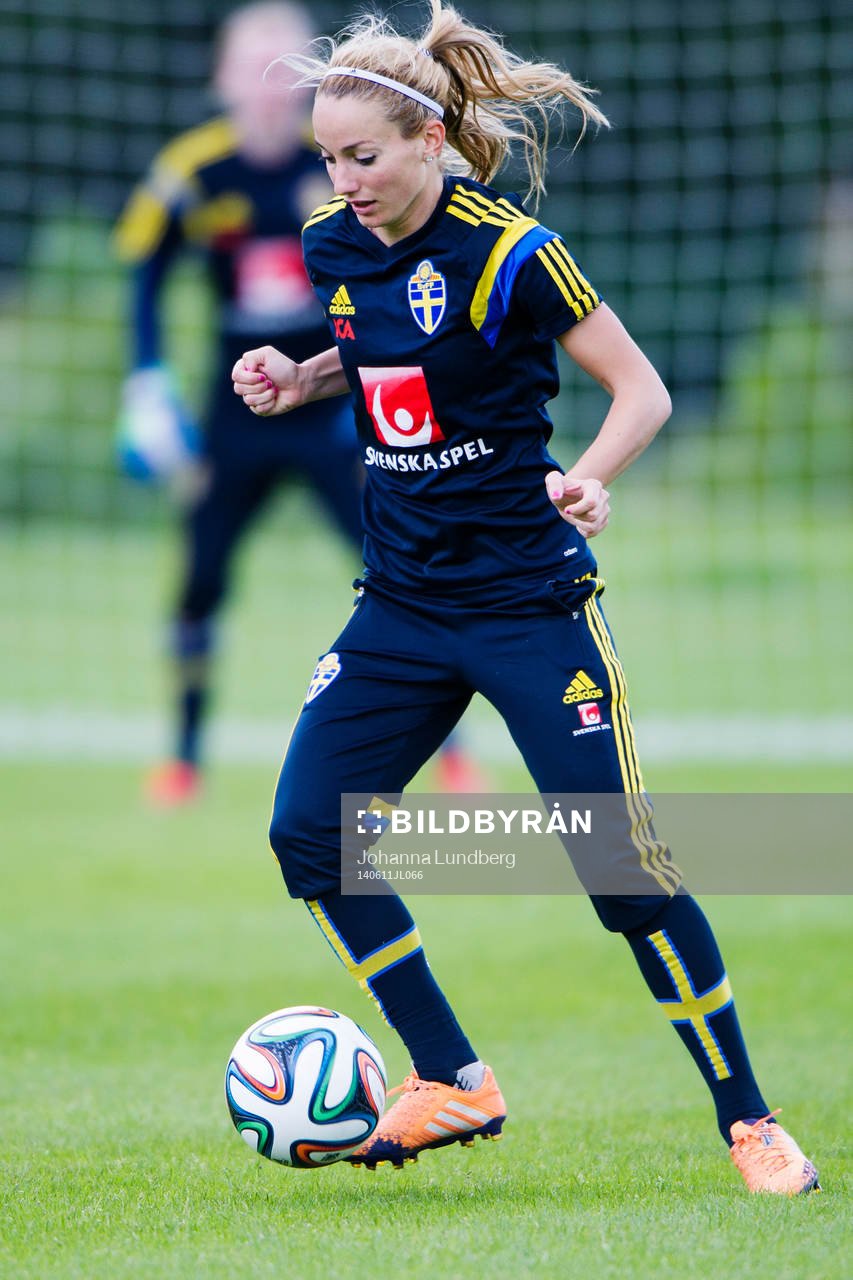 Sveriges Kosovare Asllani