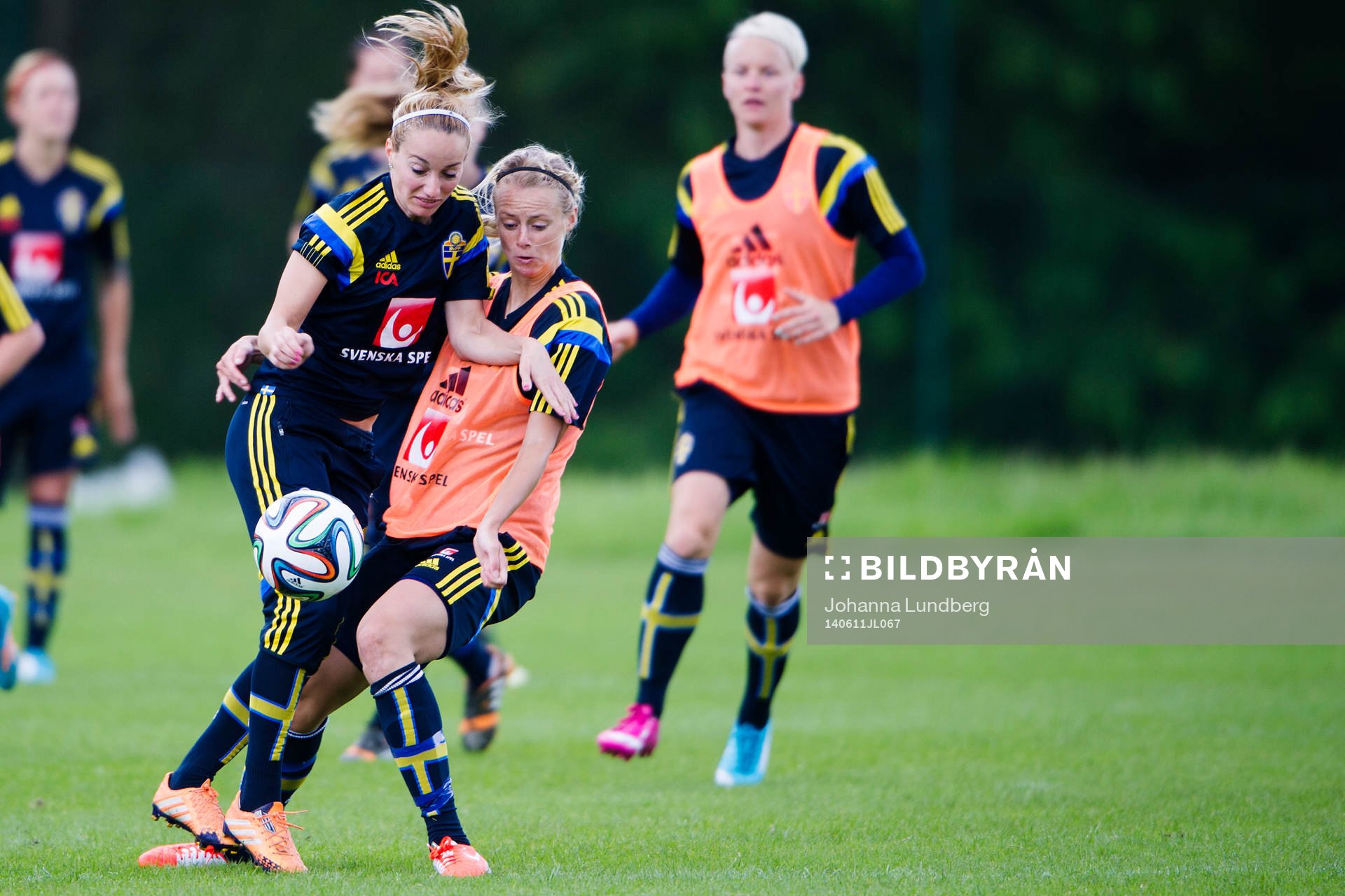 Sveriges Kosovare Asllani slår ihop med Amanda Ilestedt