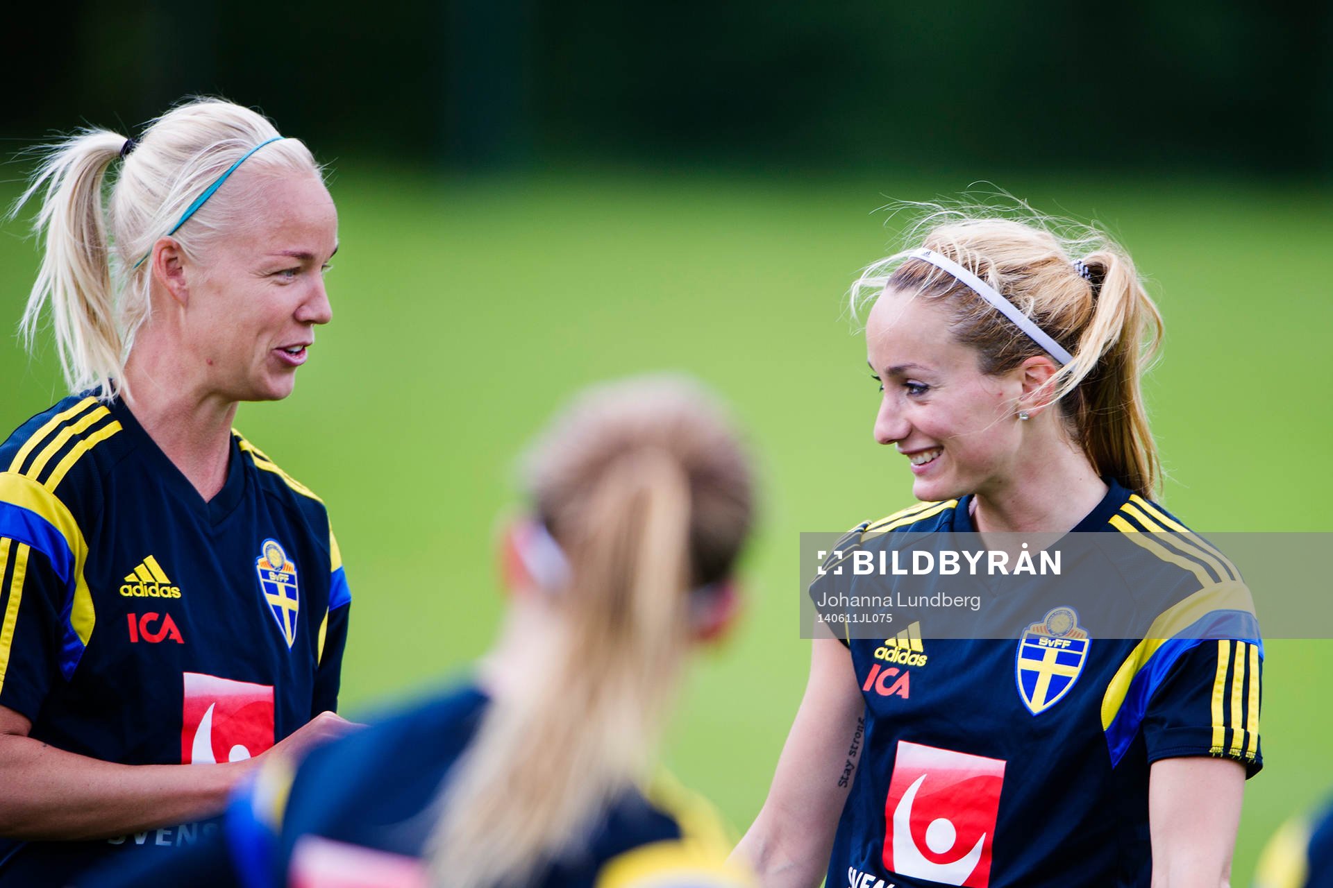 Sveriges Caroline Seger och Kosovare Asllani