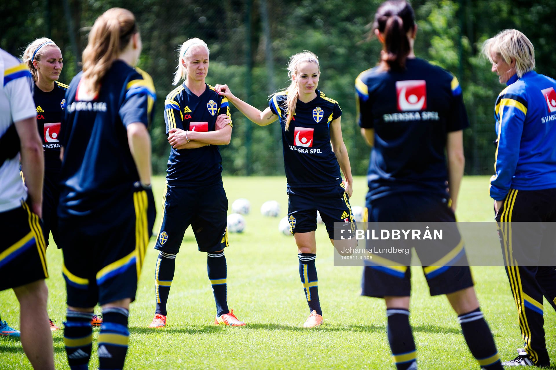 Sveriges Caroline Seger och Kosovare Asllani