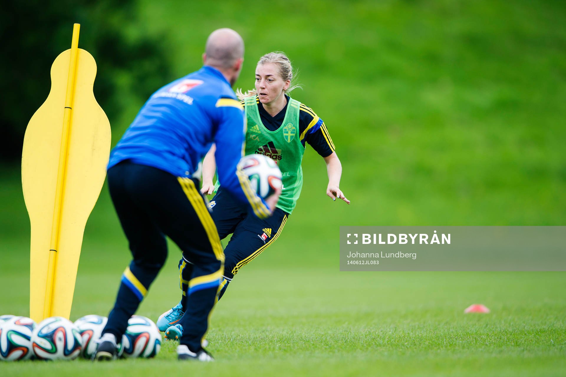  Sveriges Linda Sembrant under en träning inför VM-kvalmatchen mot Skottland den 12 juni 2014 i Glasgow.
