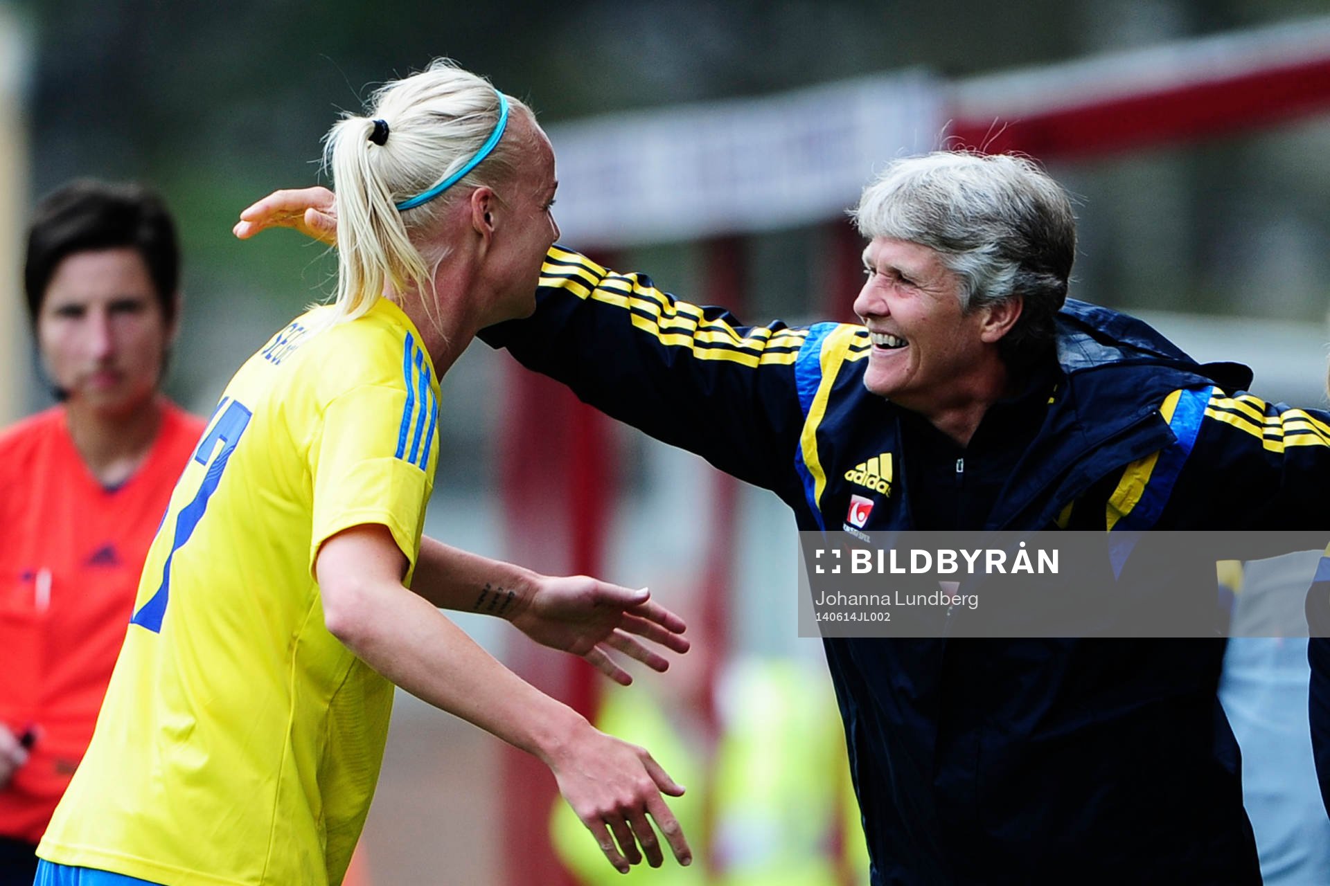 Sveriges Caroline Seger och förbundskapten Pia Sundhage