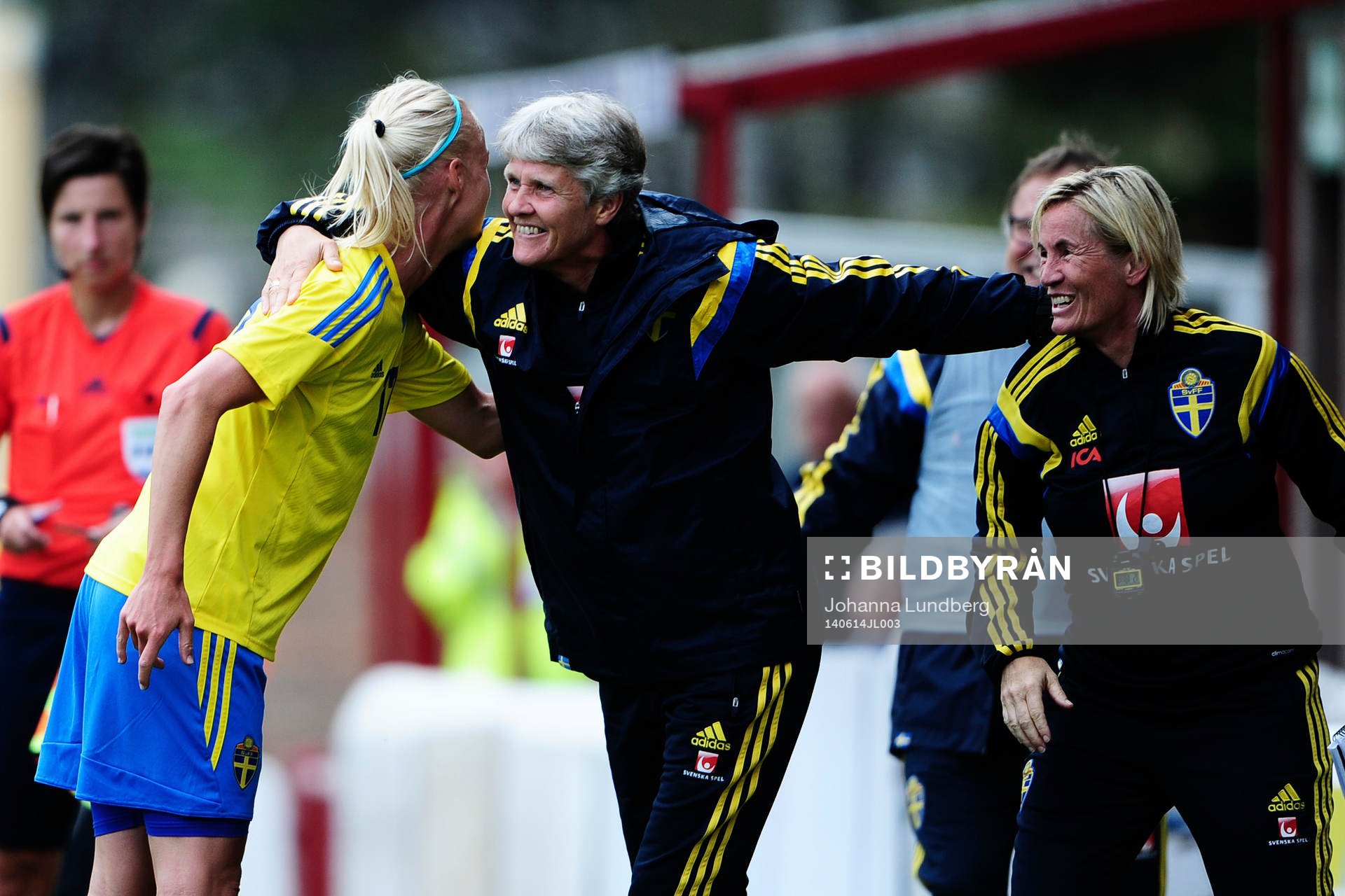 Sveriges Caroline Seger och förbundskapten Pia Sundhage