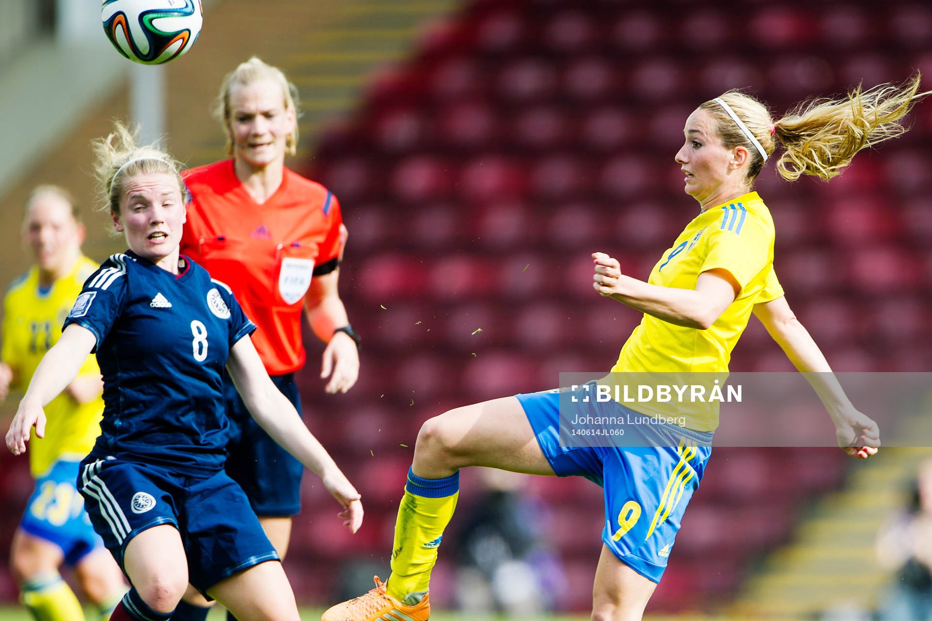 Skottlands Kim Little och Sveriges Kosovare Asllani