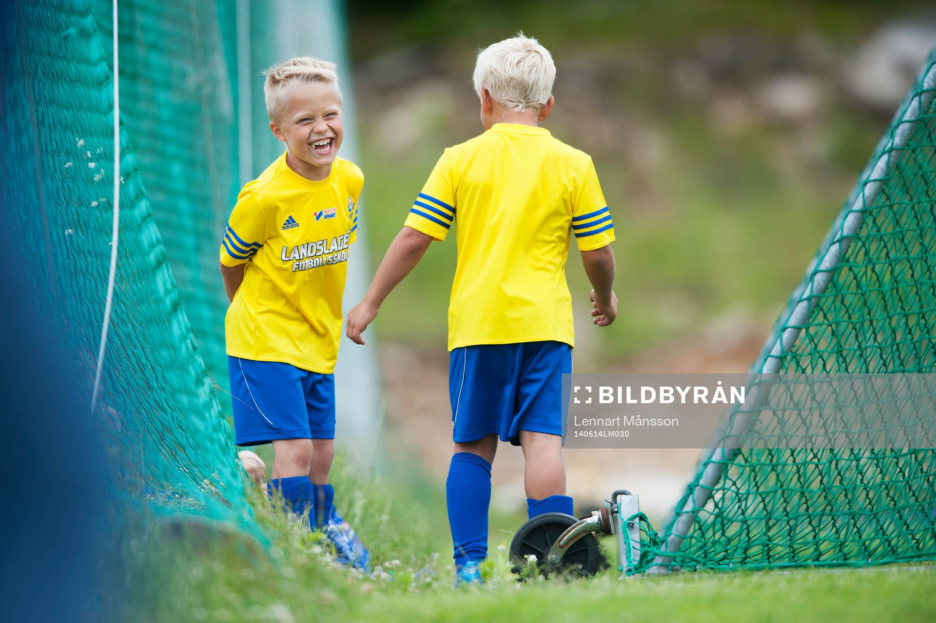 Bollkallar i matchen i division 3 mellan Saxemara och IFK