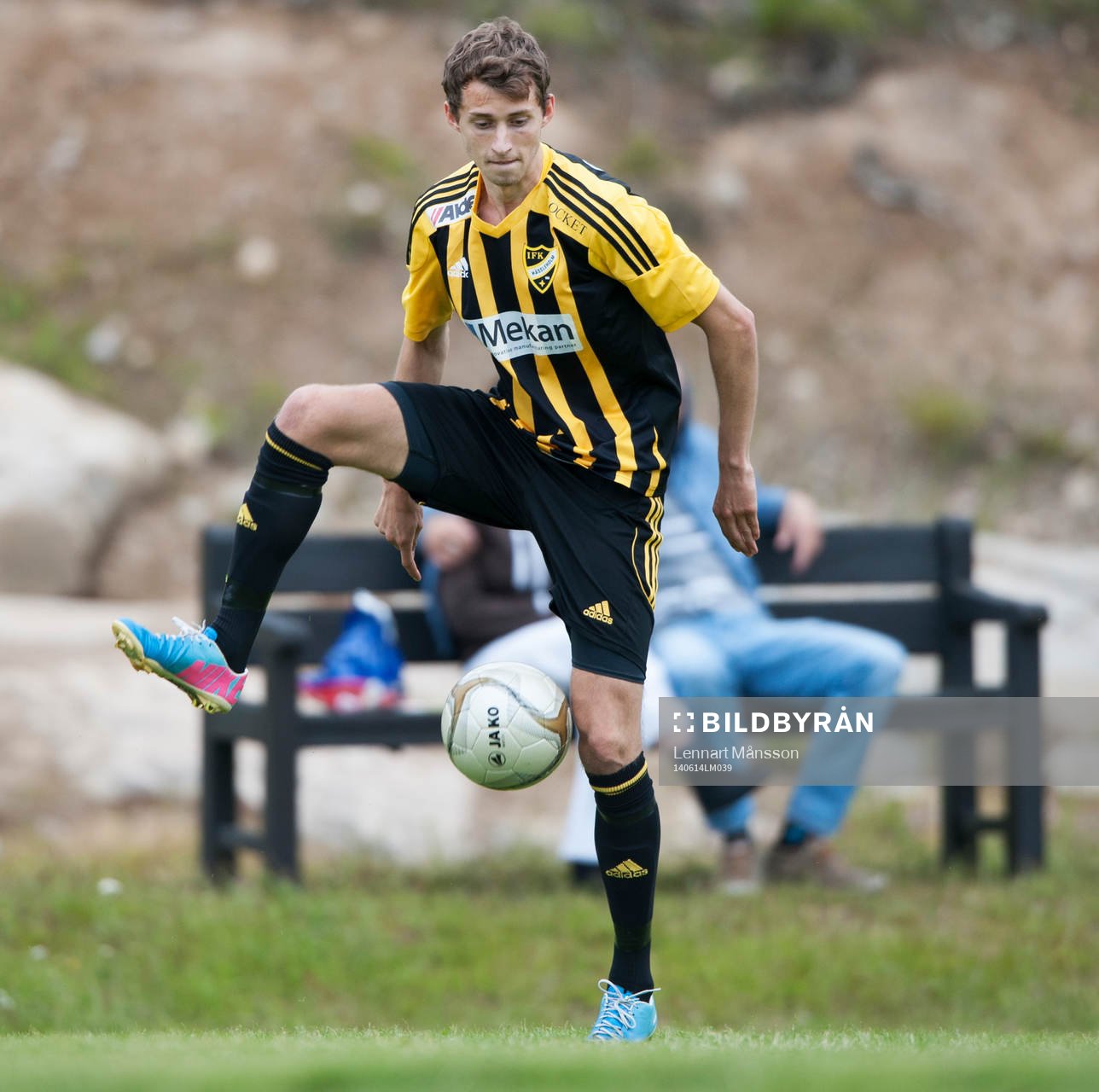IFK Hässleholms Ilir Salja med god bollkontroll i matchen