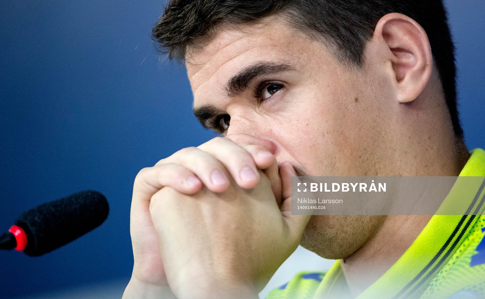Brasiliens Oscar under en presskonferens under Fotbolls-VM den 14 juni 2014 i Rio de Janeiro.