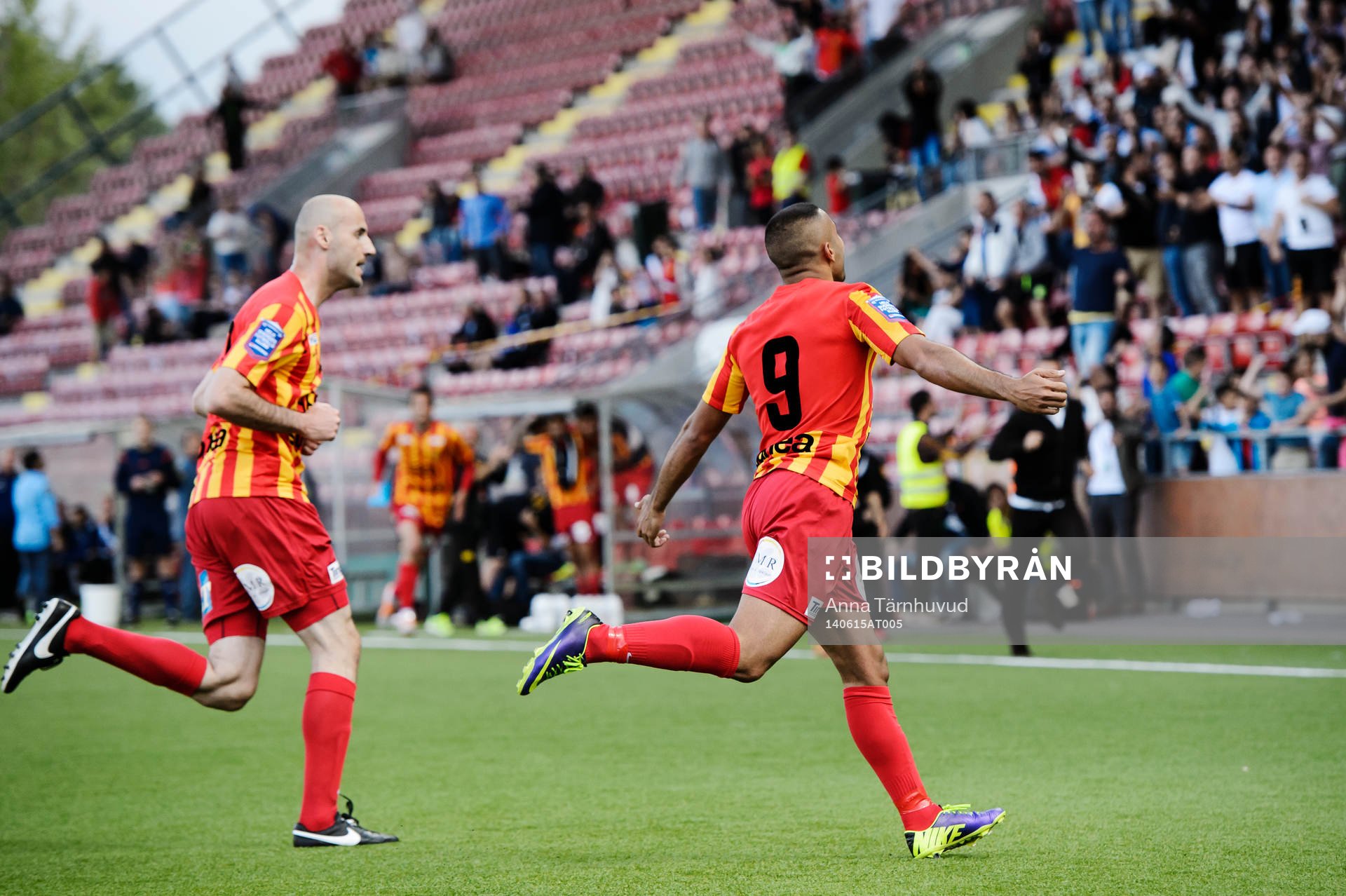 Syrianskas Saman Ghoddos och Dinko Felic jublar